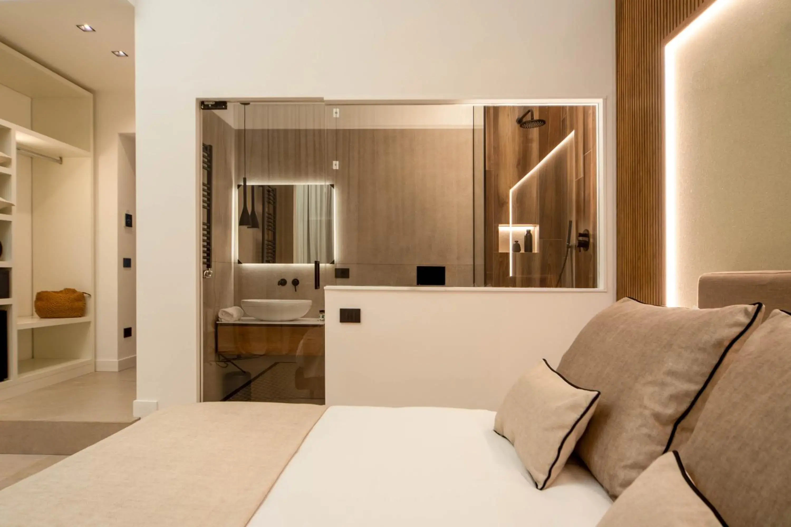 Bed in MAMALU - Studios and Suites Bed in MAMALU - Studios and Suites