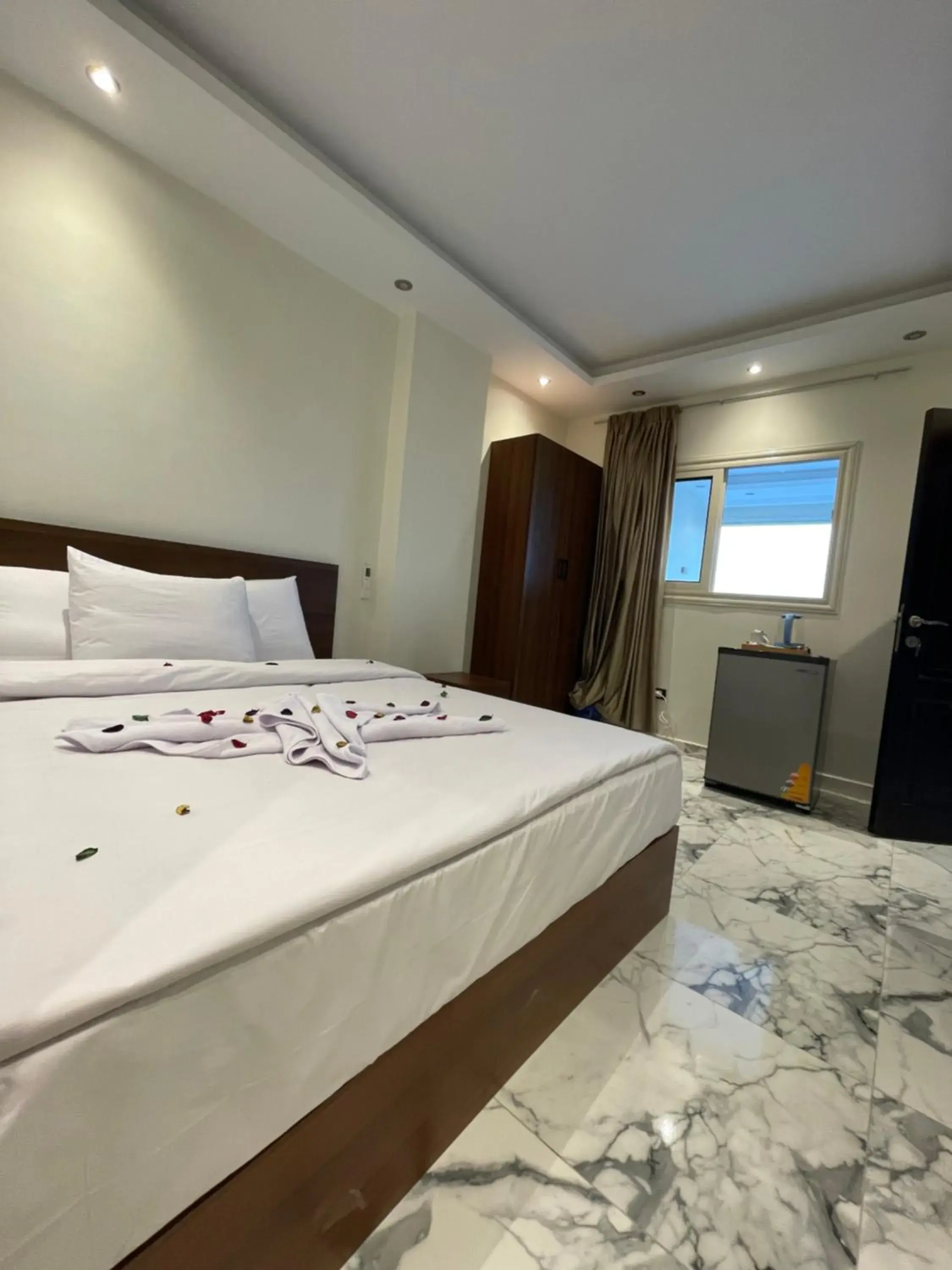 Deluxe Double Room with Bath in Unique Pyramids View INN Deluxe Double Room with Bath in Unique Pyramids View INN