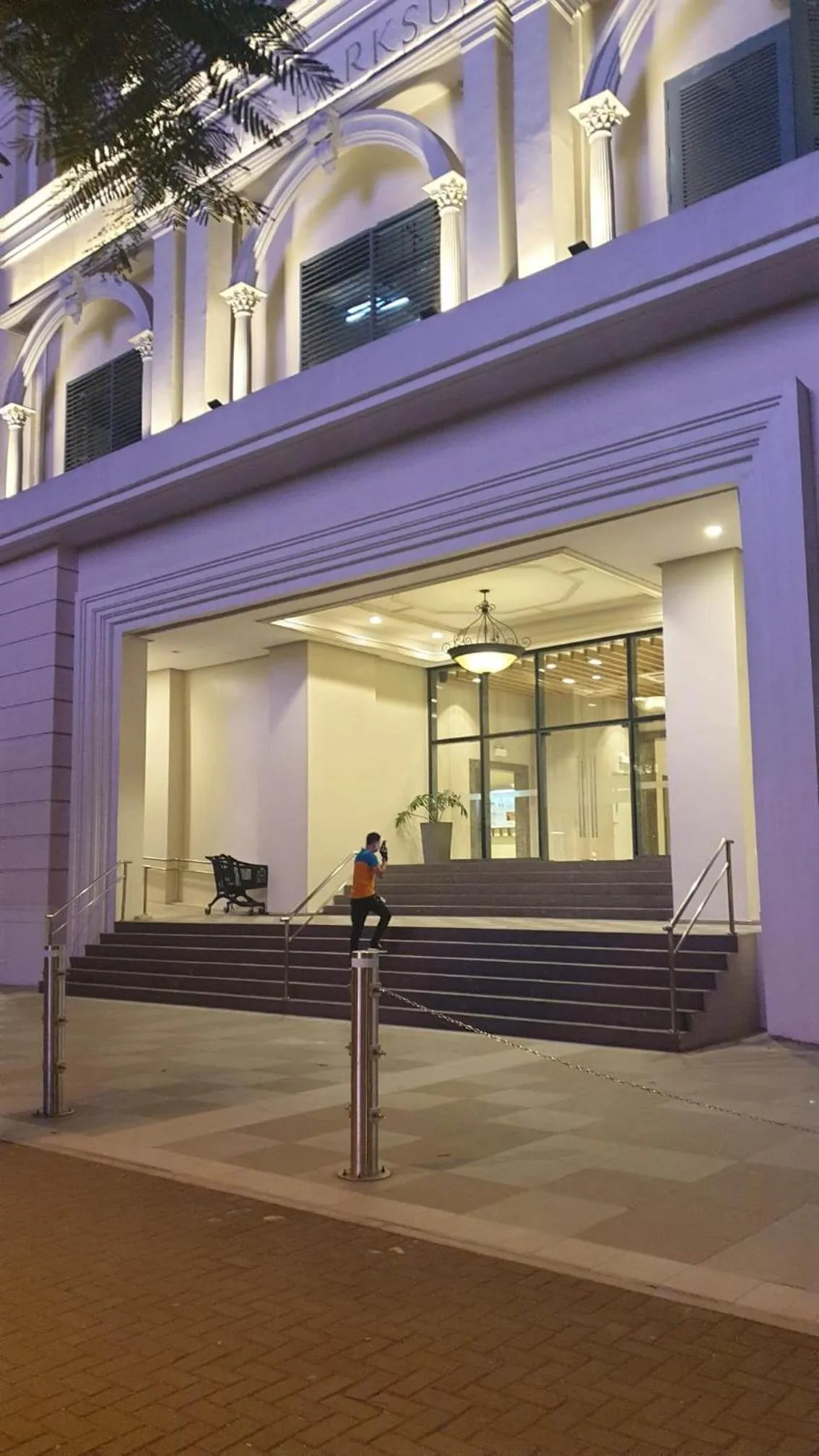 Uptown Parksuites BGC