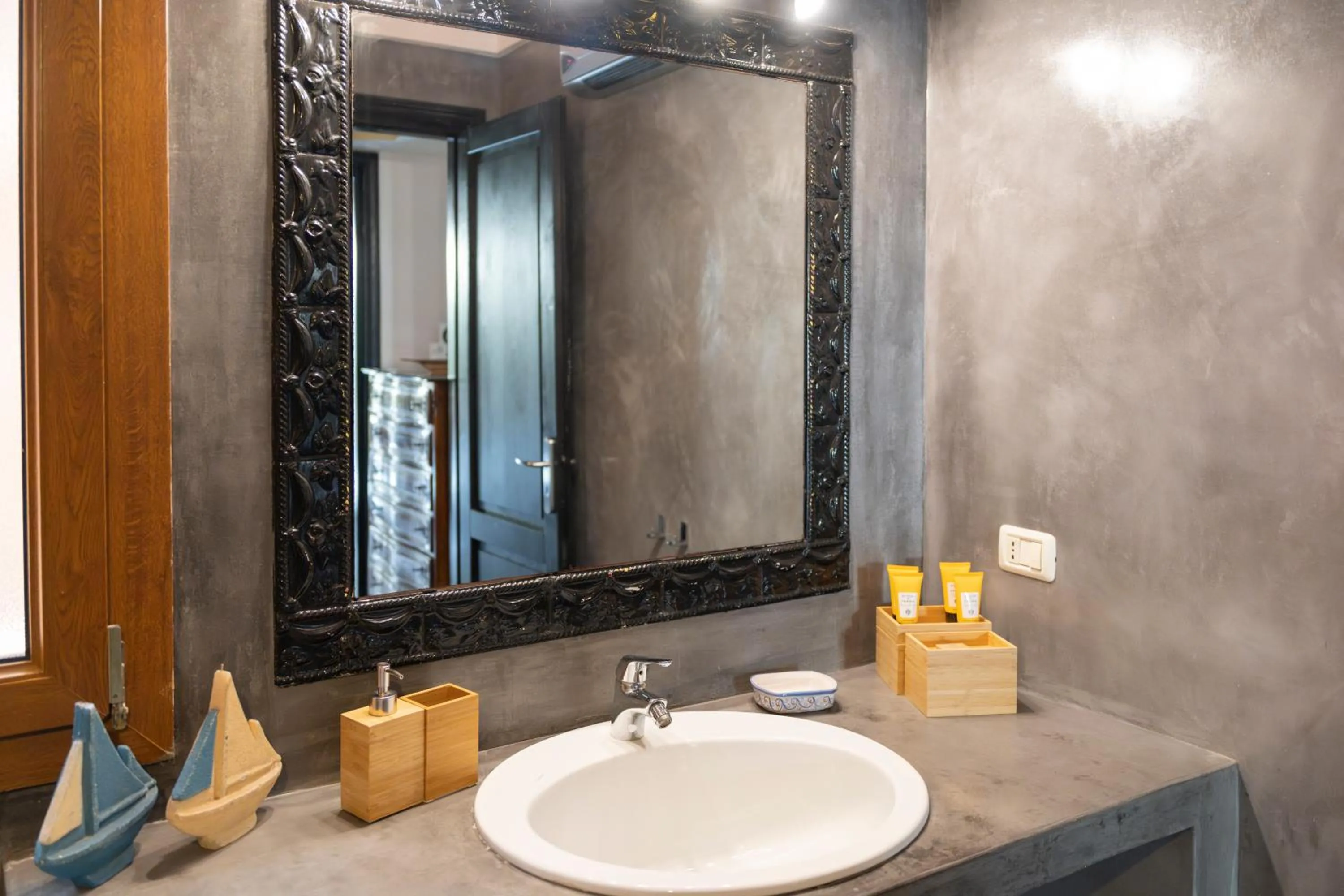 Shower in Don Mario B & B Five 5 Suites - adults only - no restaurant