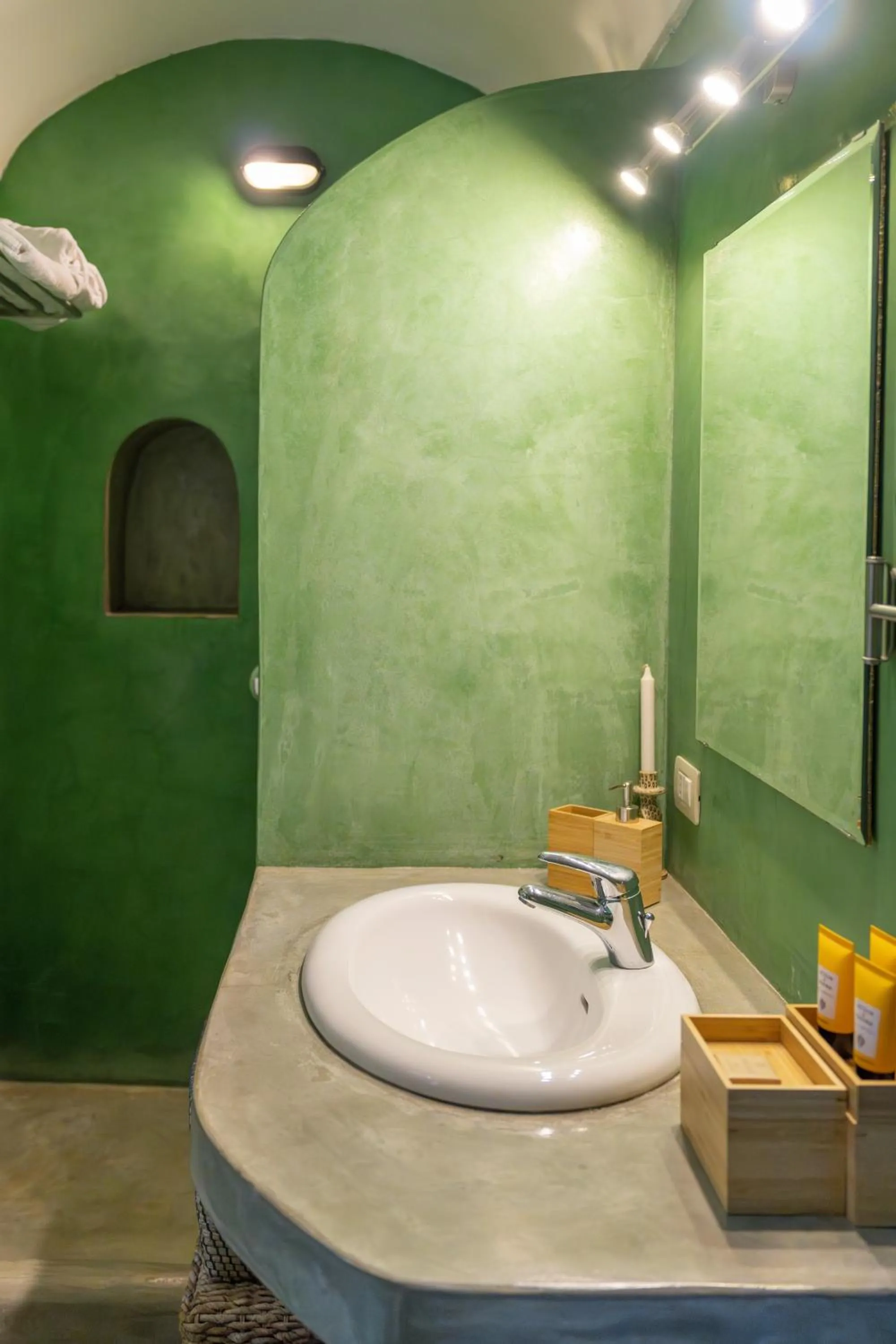 Shower in Don Mario B & B Five 5 Suites - adults only - no restaurant