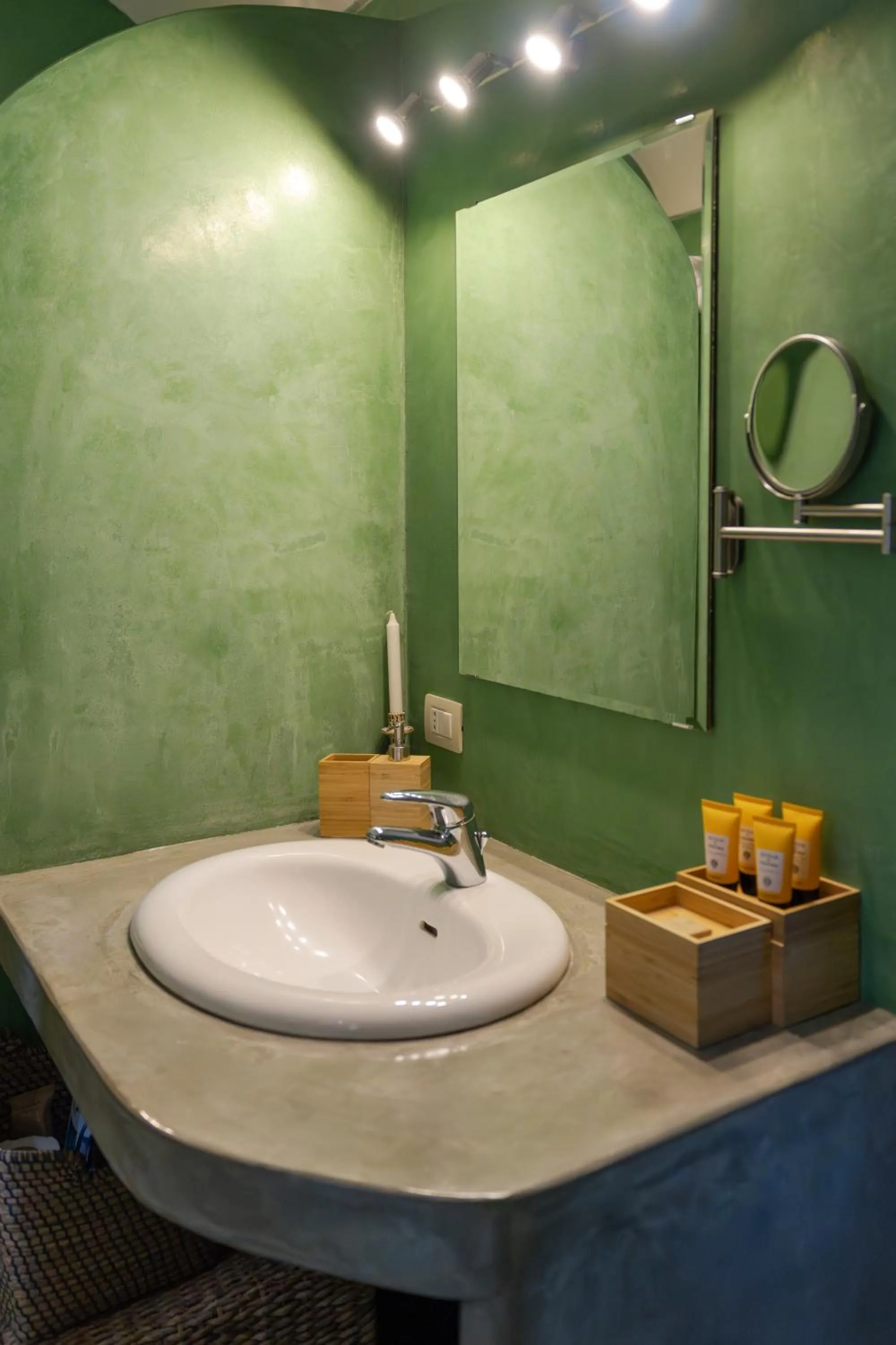 Shower in Don Mario B & B Five 5 Suites - adults only - no restaurant