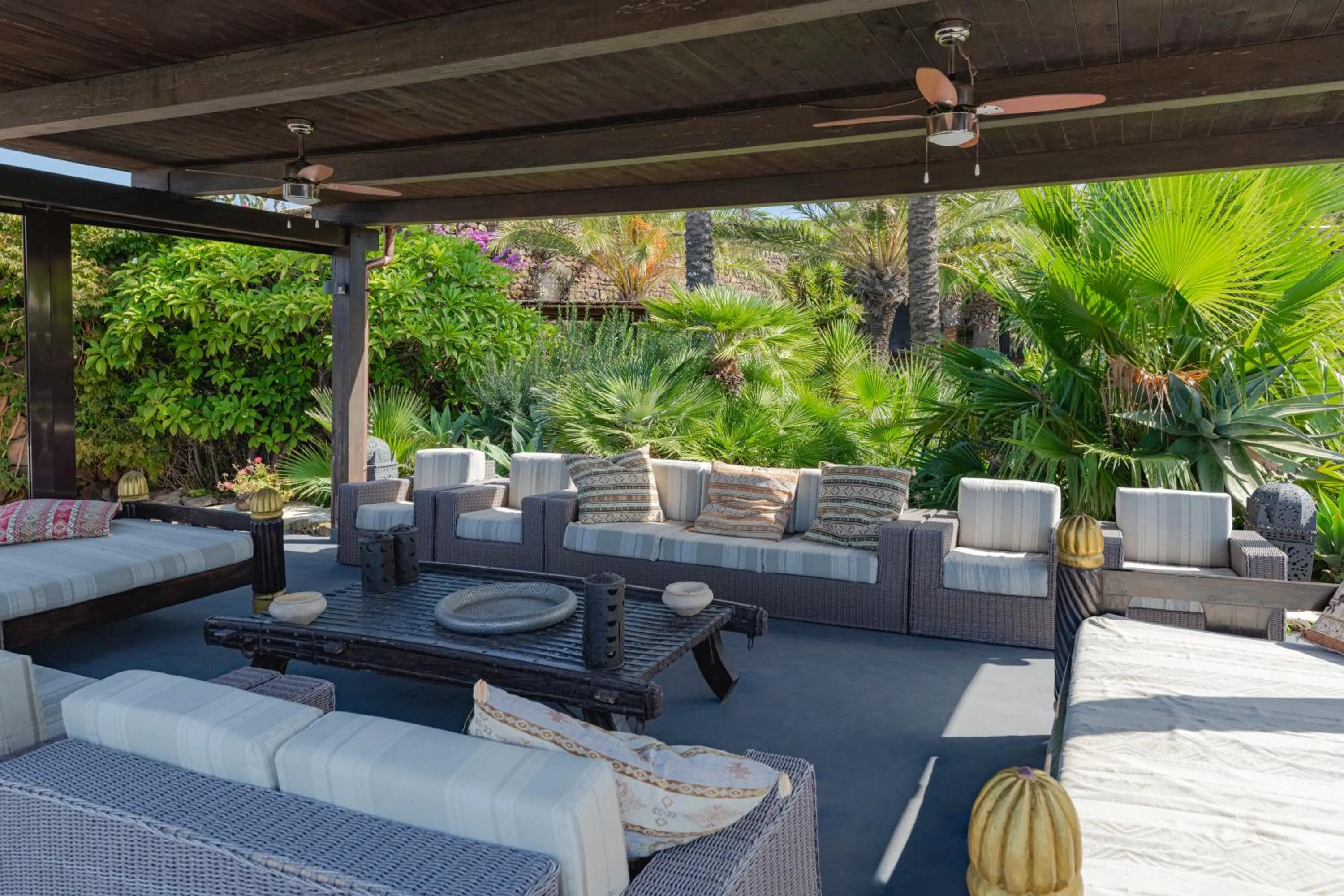 Patio in Don Mario B & B Five 5 Suites - adults only - no restaurant