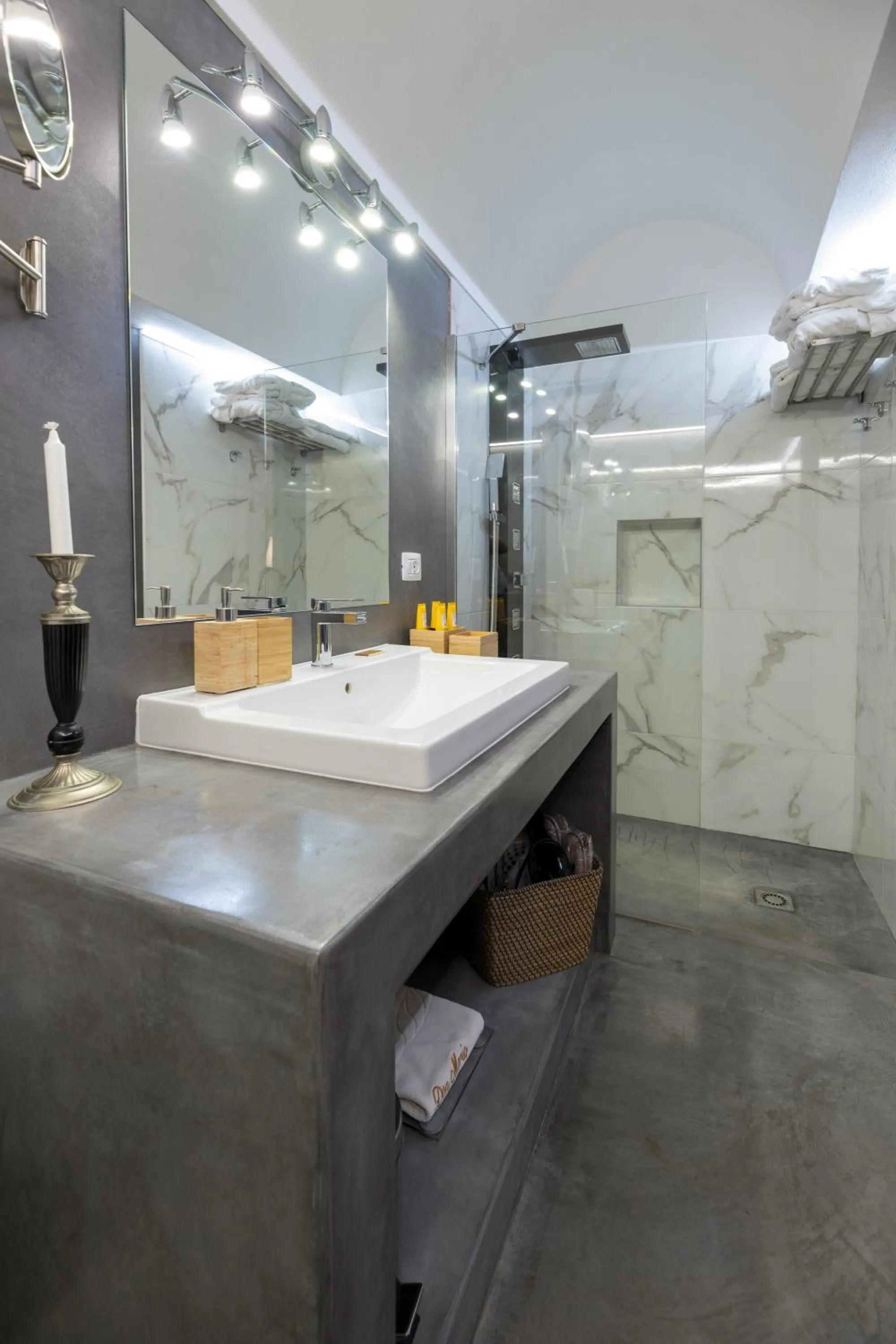 Shower in Don Mario B & B Five 5 Suites - adults only - no restaurant