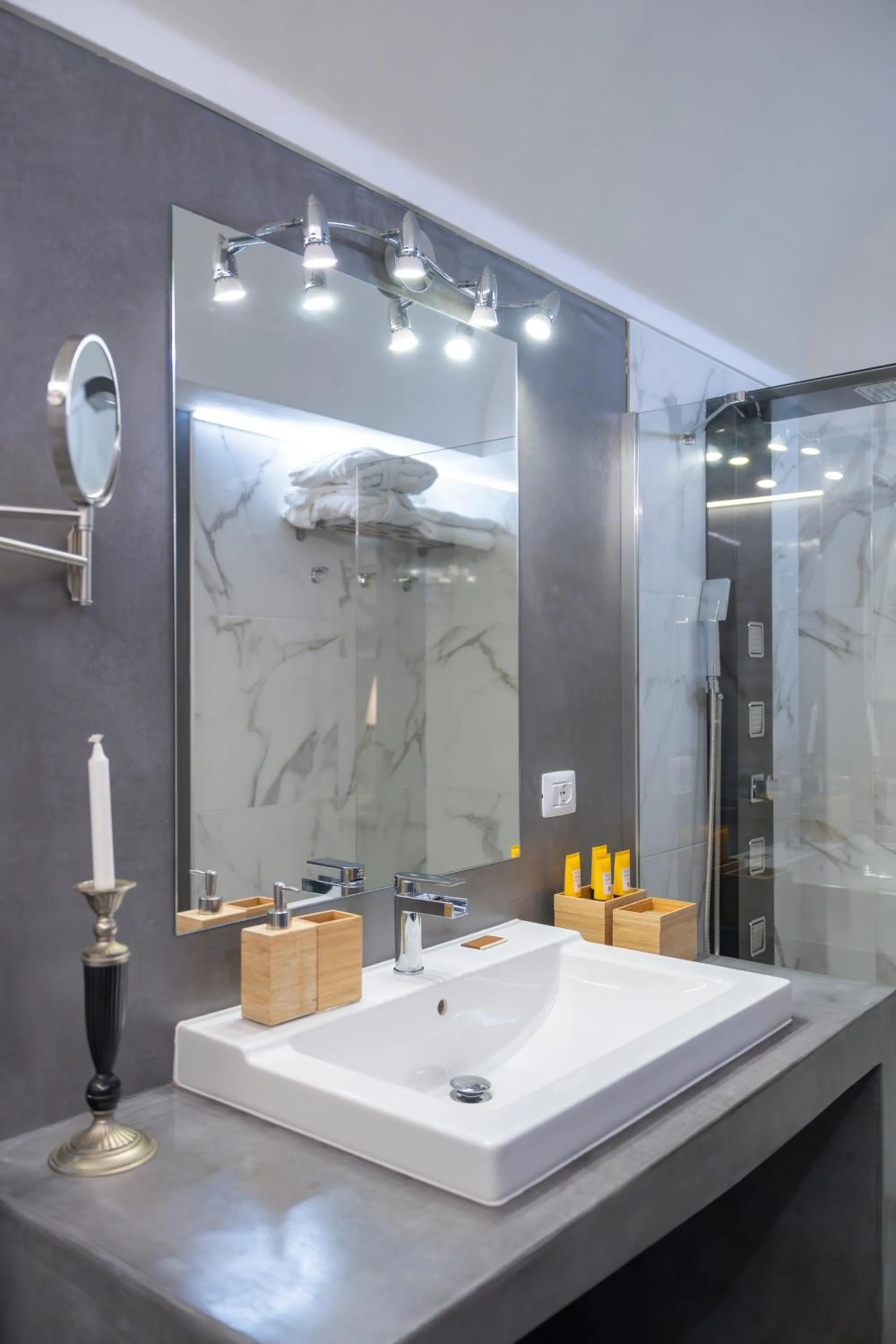 Shower in Don Mario B & B Five 5 Suites - adults only - no restaurant