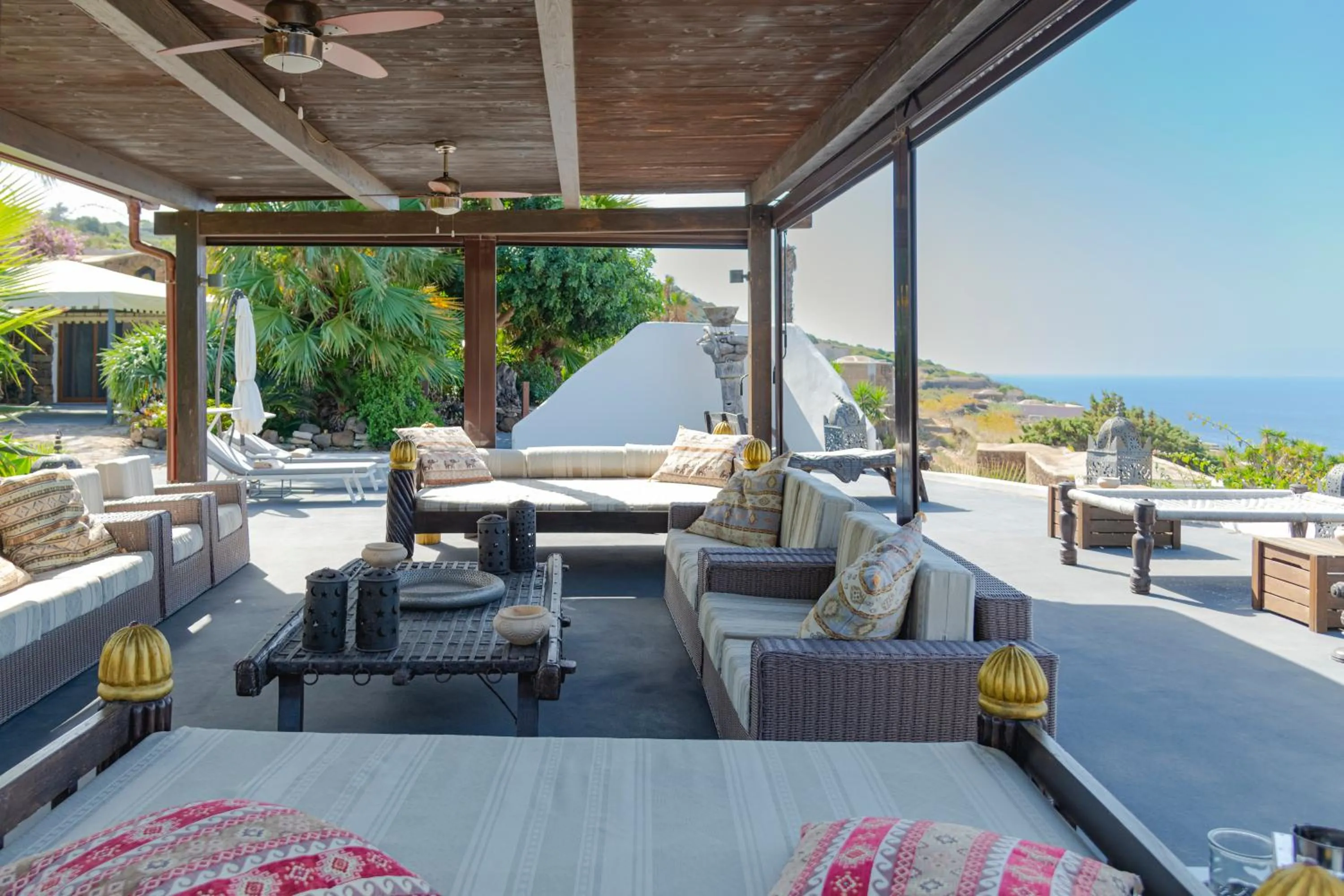 Patio in Don Mario B & B Five 5 Suites - adults only - no restaurant