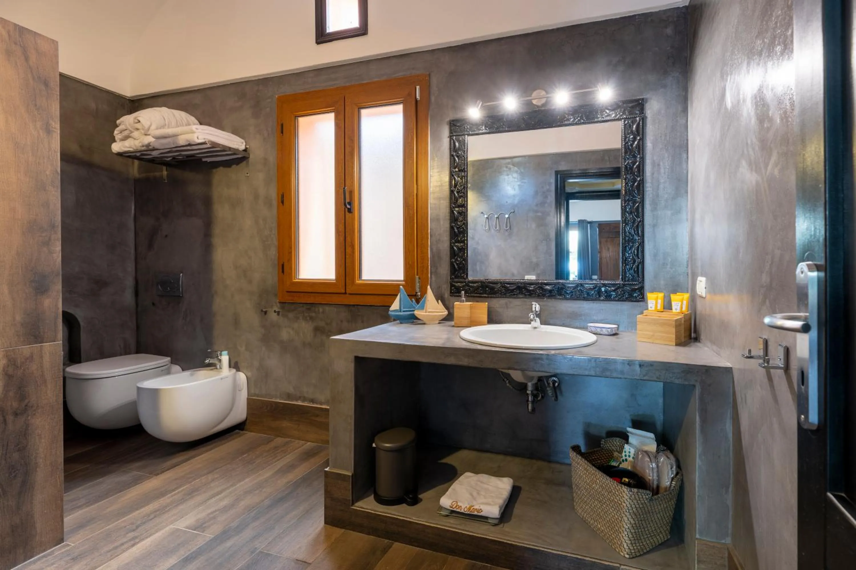 Shower in Don Mario B & B Five 5 Suites - adults only - no restaurant