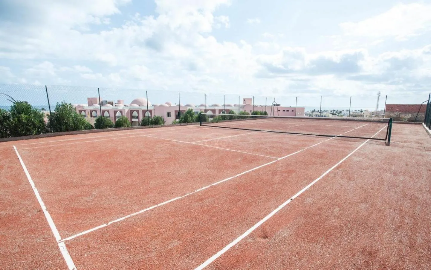 Tennis court in Hotel & Club Lella Meriam