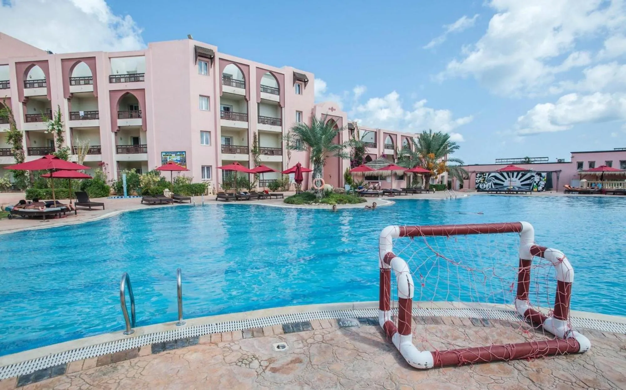 Swimming pool in Hotel & Club Lella Meriam