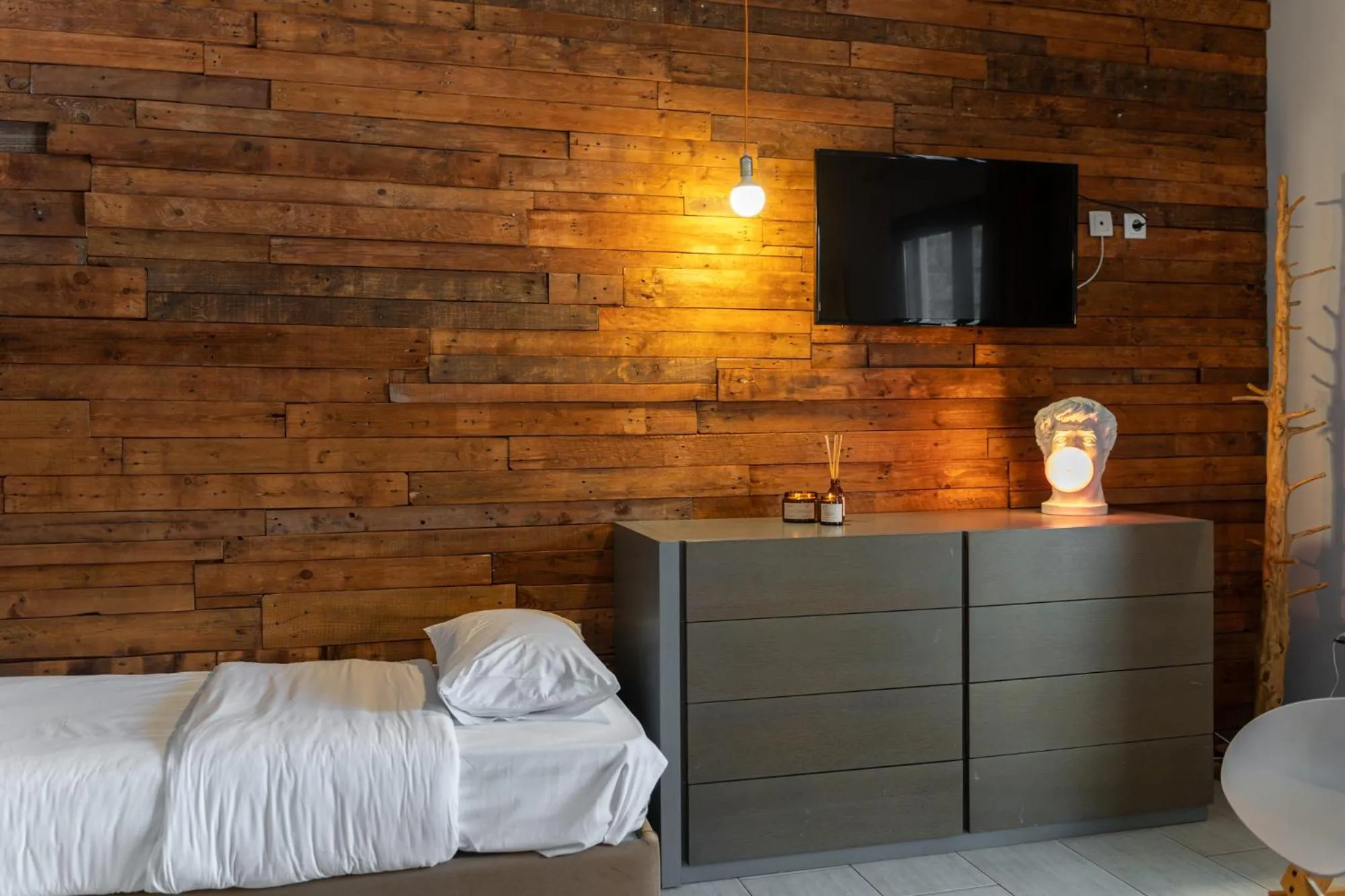 Bed in Oniropetra Boutique Hotel