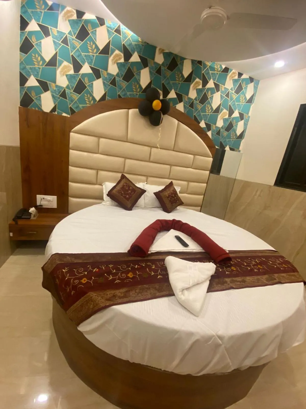 Bed in Hotel Dream Palace Residency - Near to US Embassy Bkc Mumbai