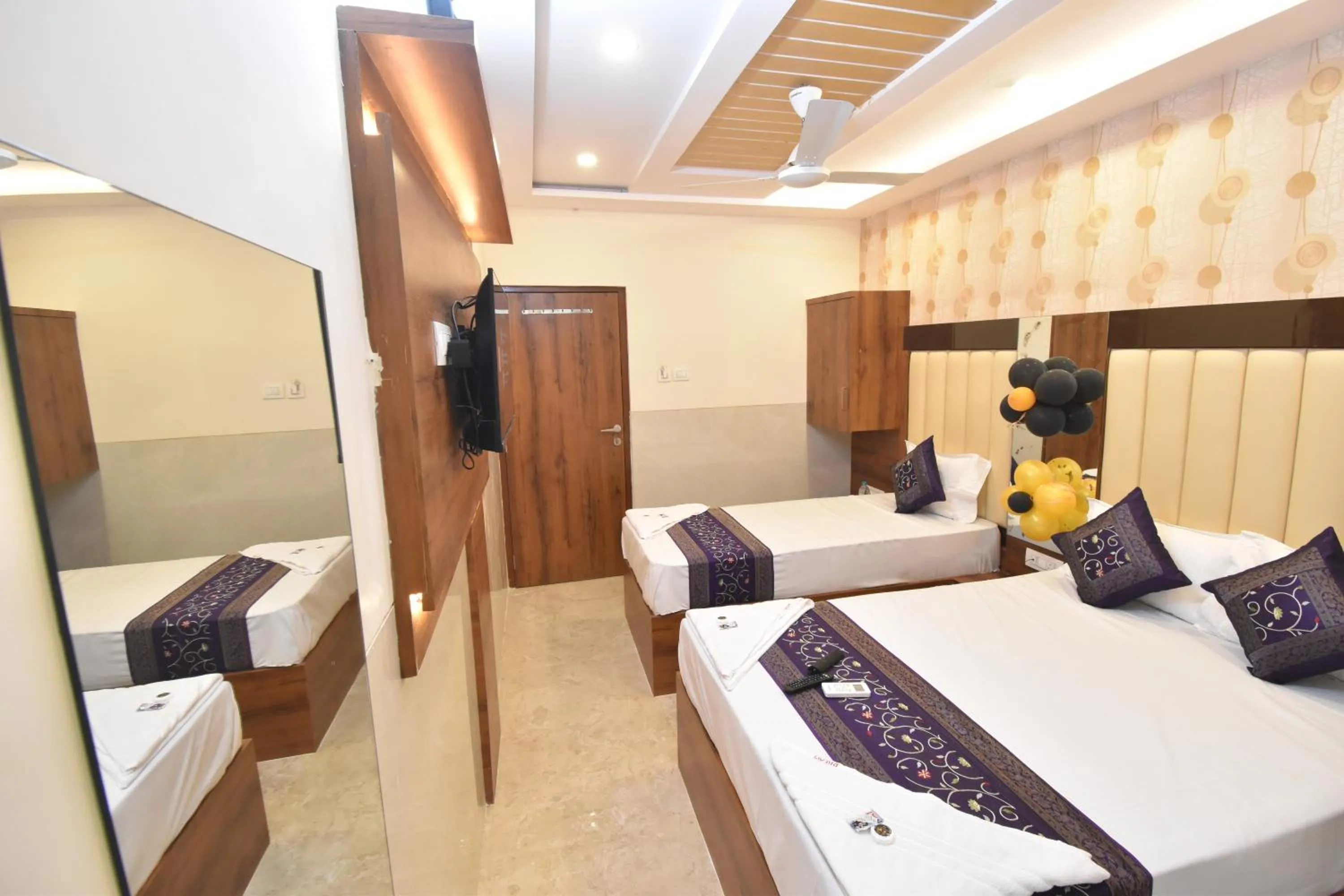 Photo of the whole room, Bed in Hotel Dream Palace Residency - Near to US Embassy Bkc Mumbai