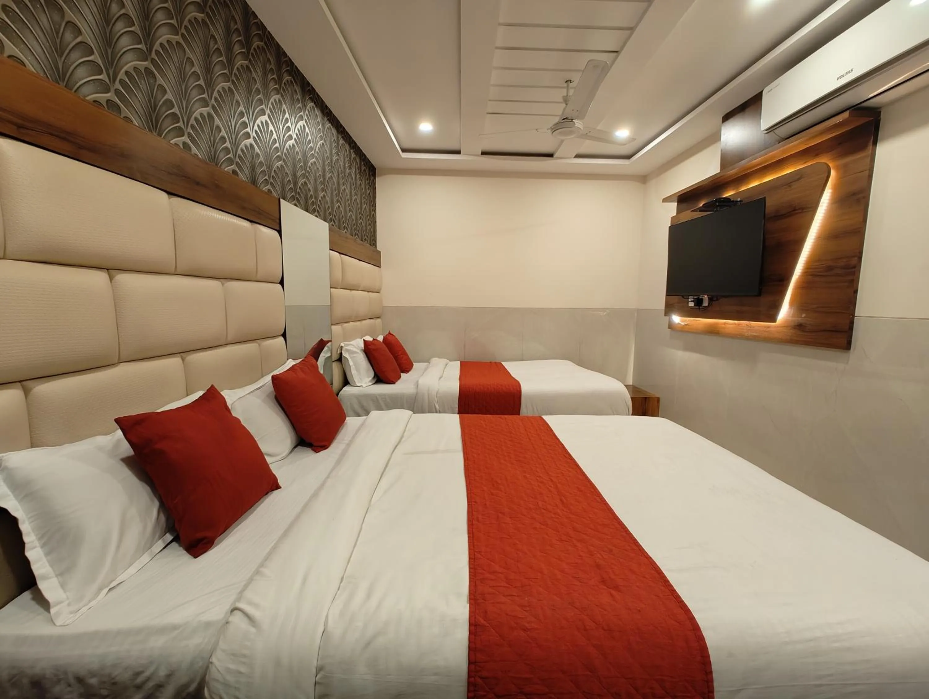 Bed in Hotel Dream Palace Residency - Near to US Embassy Bkc Mumbai