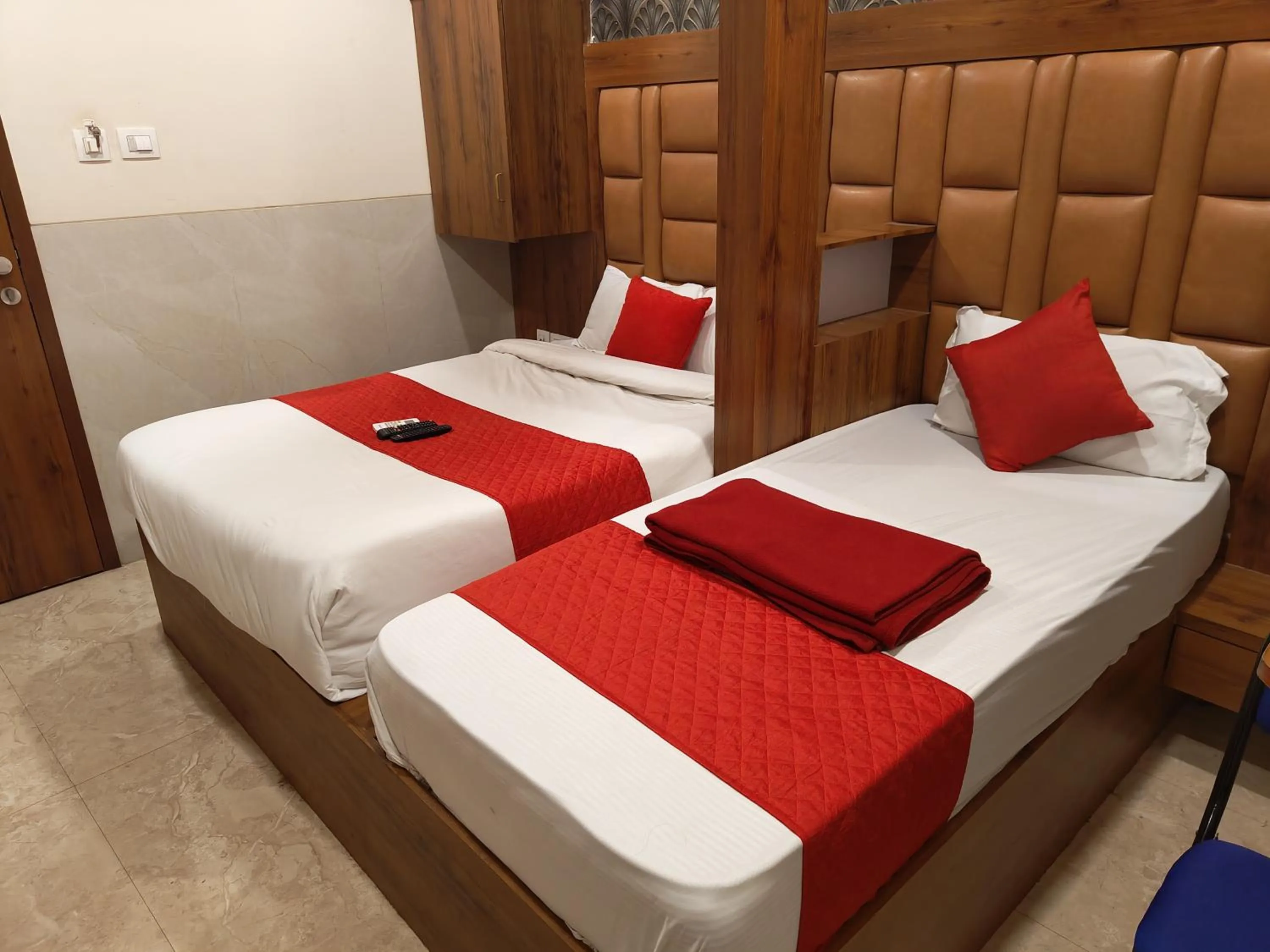 Bed in Hotel Dream Palace Residency - Near to US Embassy Bkc Mumbai