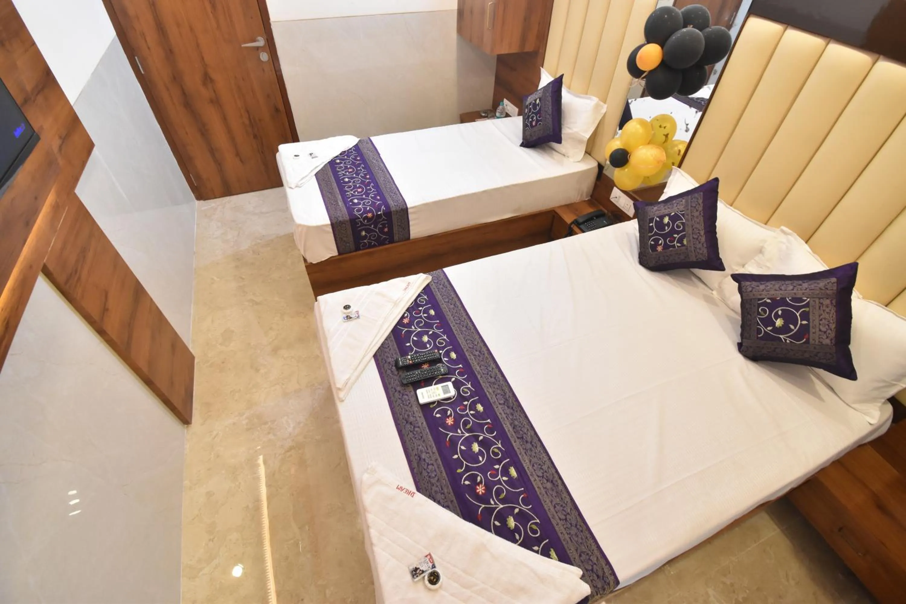 Photo of the whole room, Bed in Hotel Dream Palace Residency - Near to US Embassy Bkc Mumbai