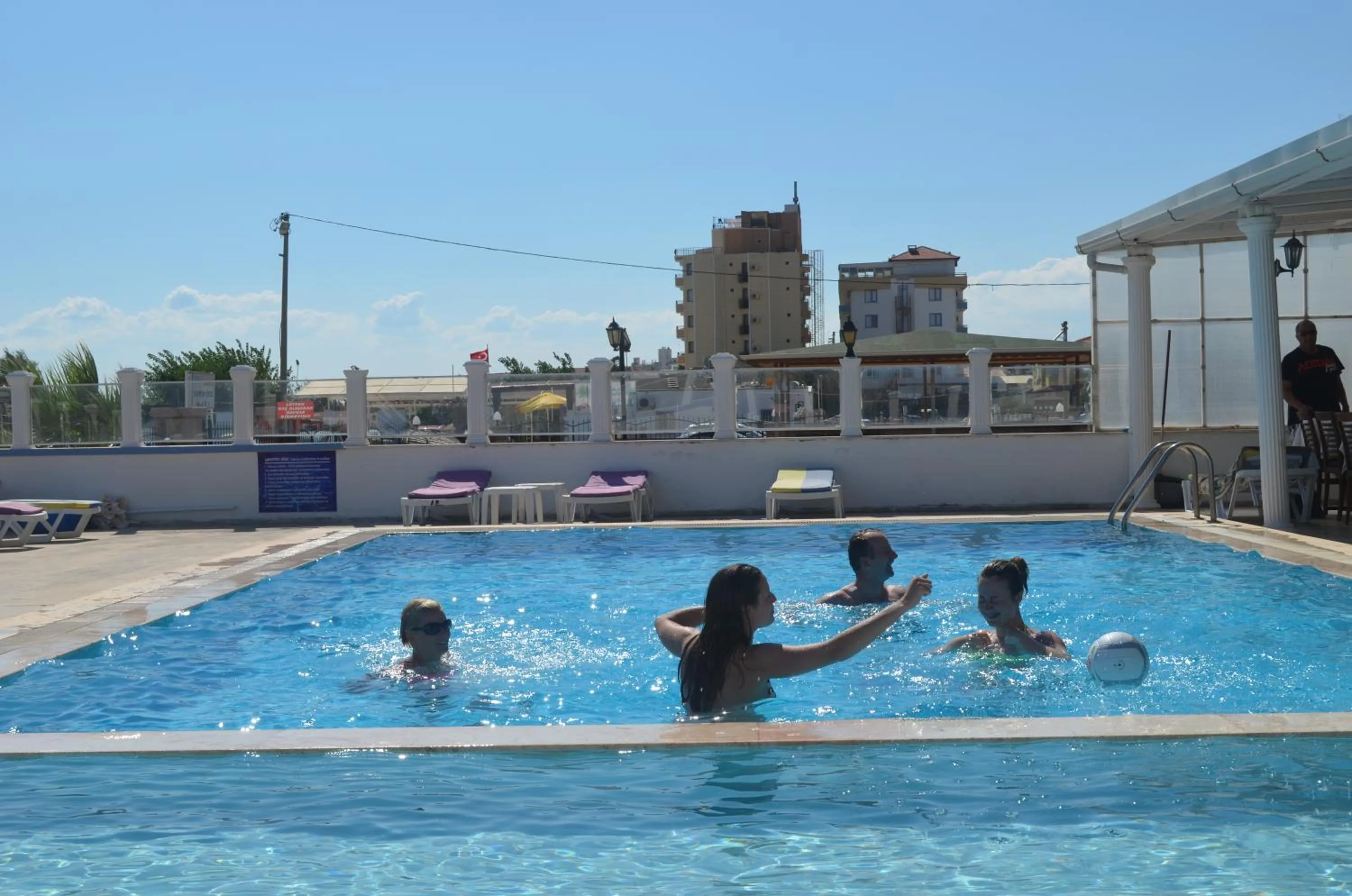 Swimming pool in Yasmin Hotel