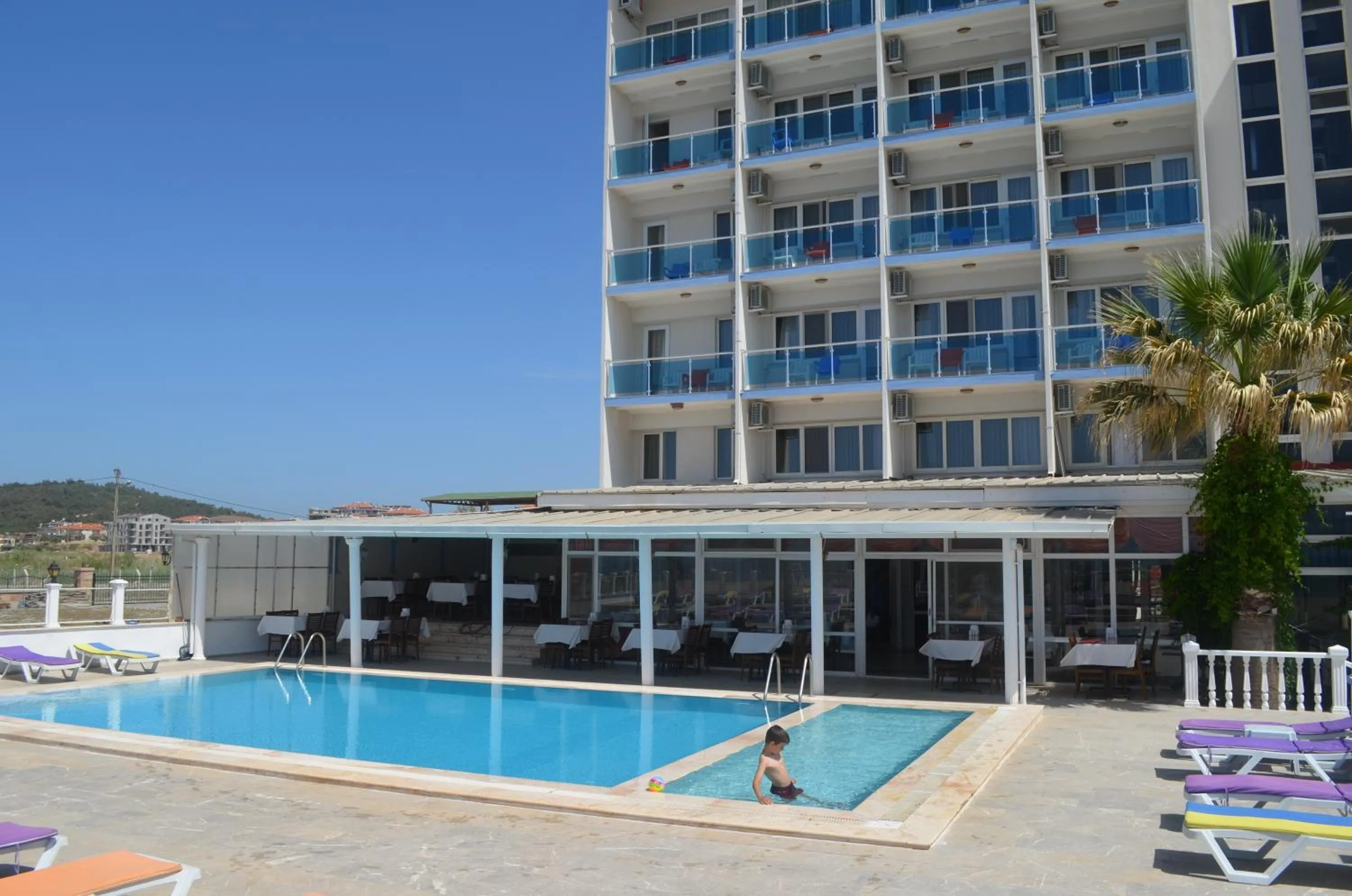 Facade/entrance in Yasmin Hotel