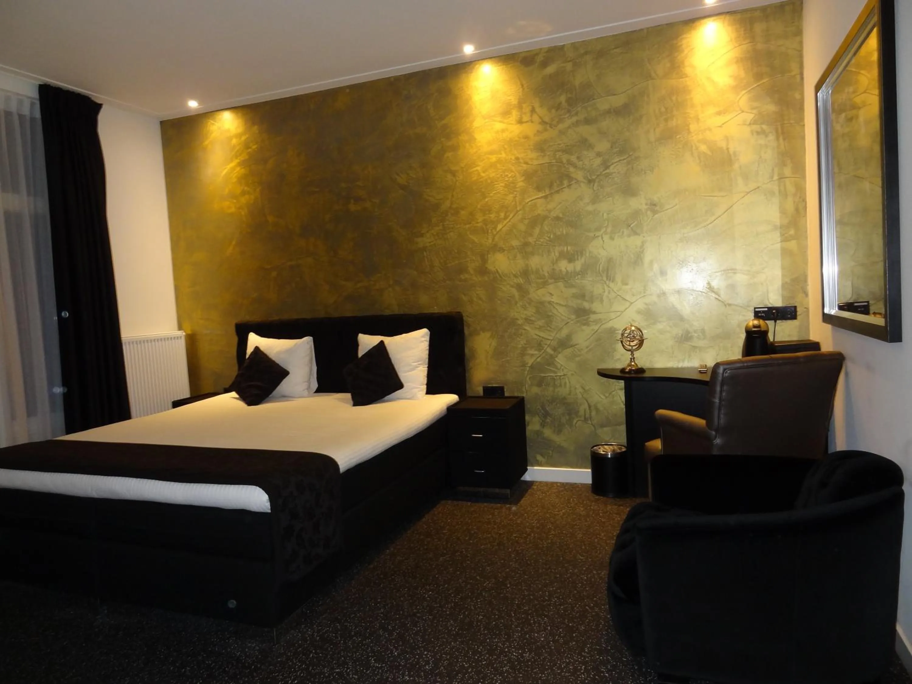 Bedroom, Bed in Sara's Boutique Hotel