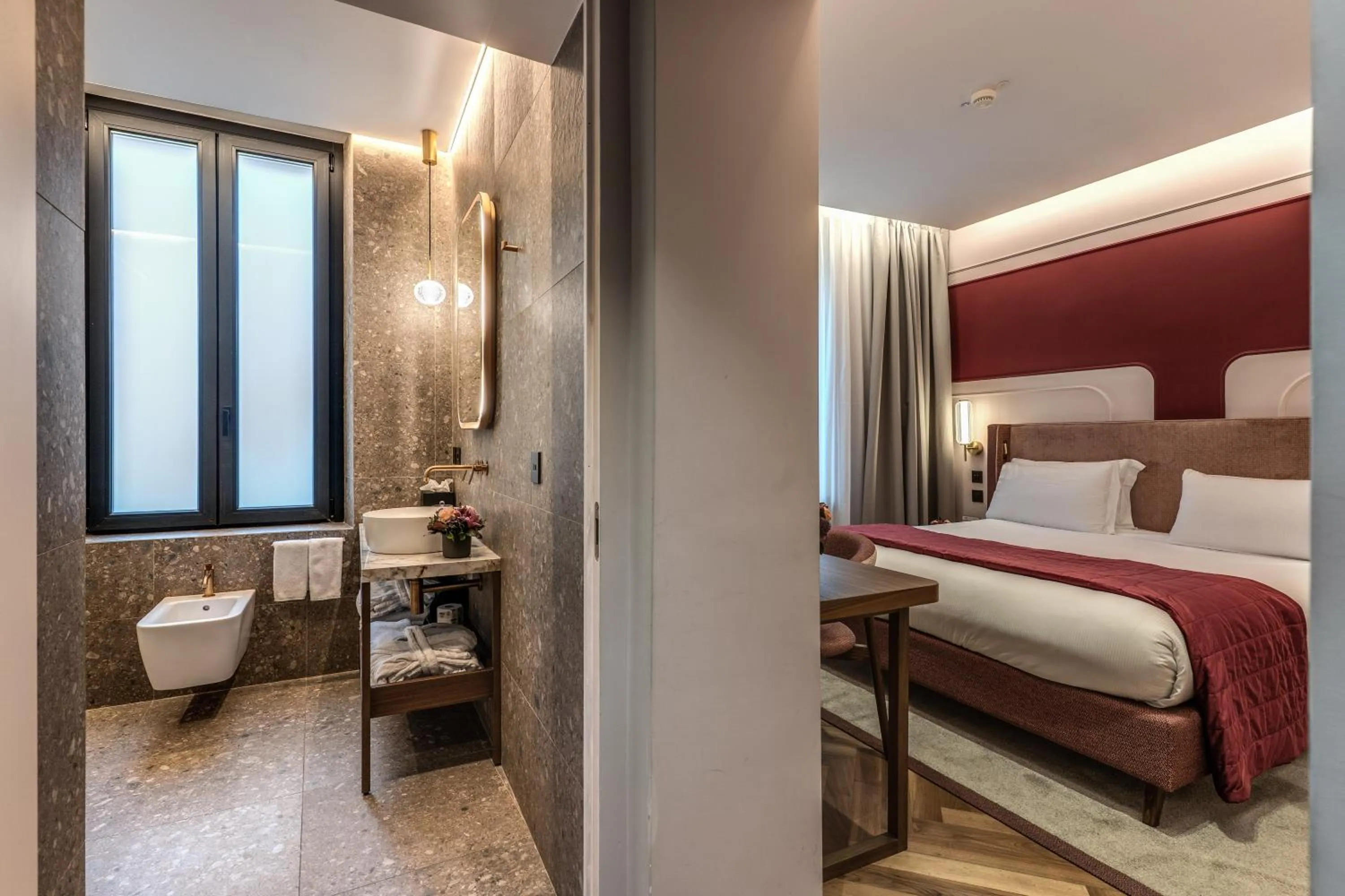 Photo of the whole room, Bed in THE STEPS Hotel - by Eitch Collection