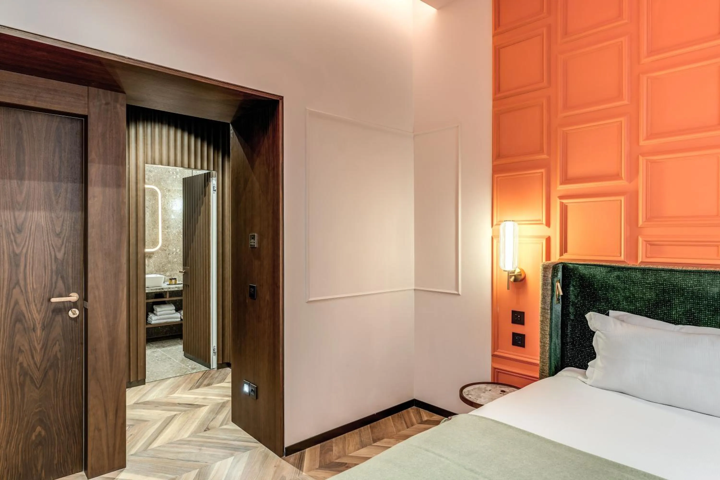 Photo of the whole room, Bed in THE STEPS Hotel - by Eitch Collection