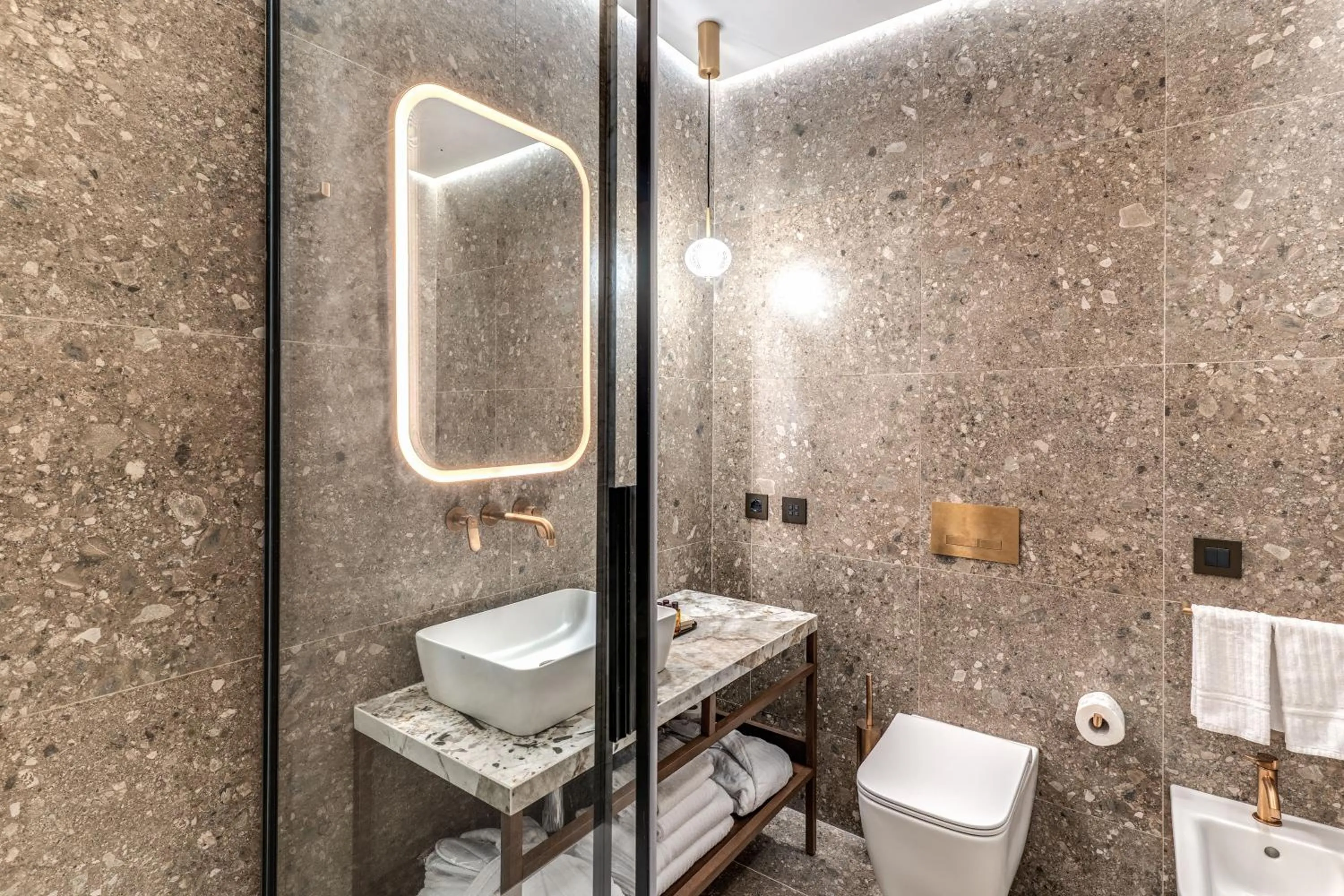 Toilet in THE STEPS Hotel - by Eitch Collection