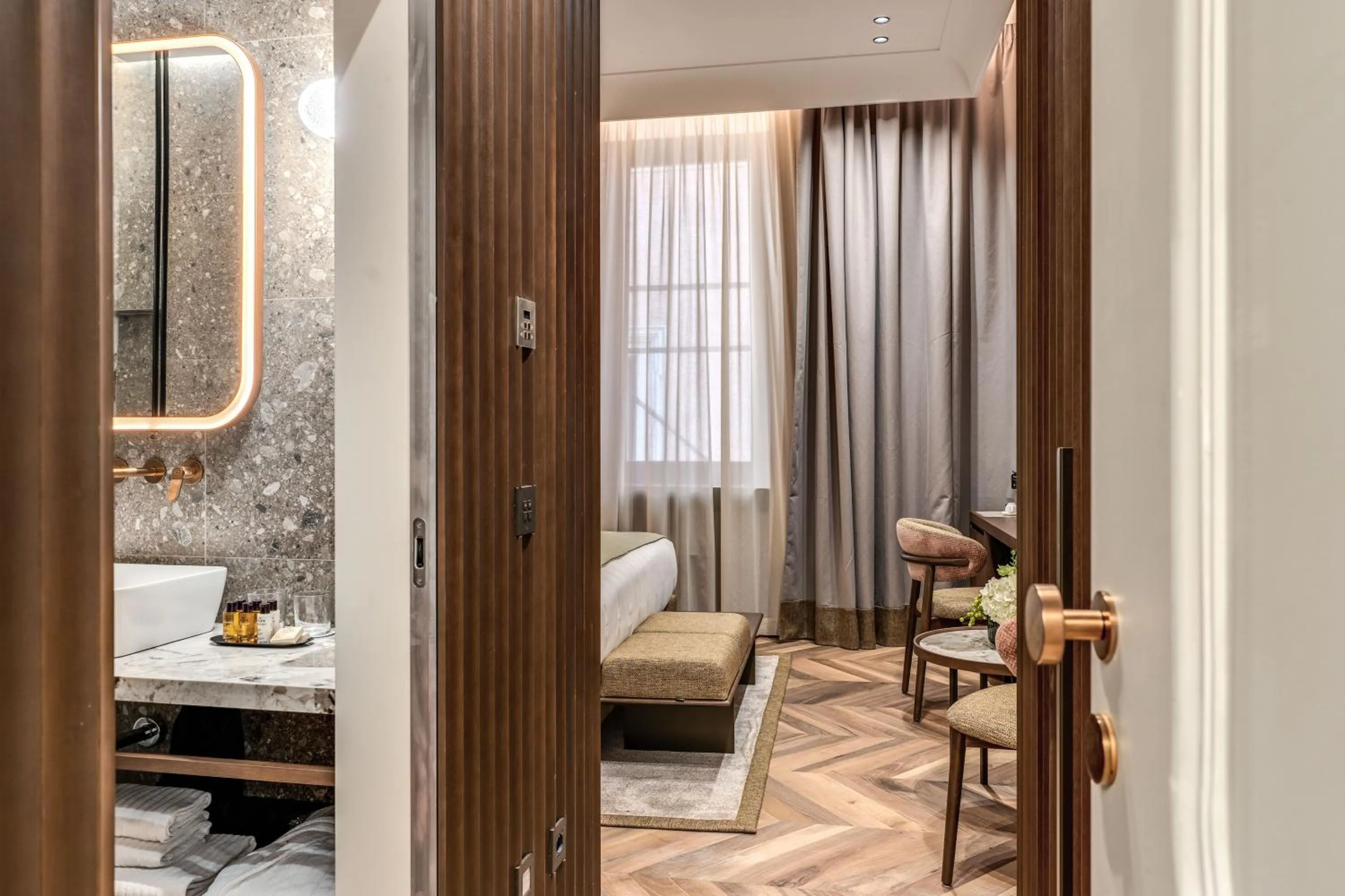 Photo of the whole room, Bed in THE STEPS Hotel - by Eitch Collection