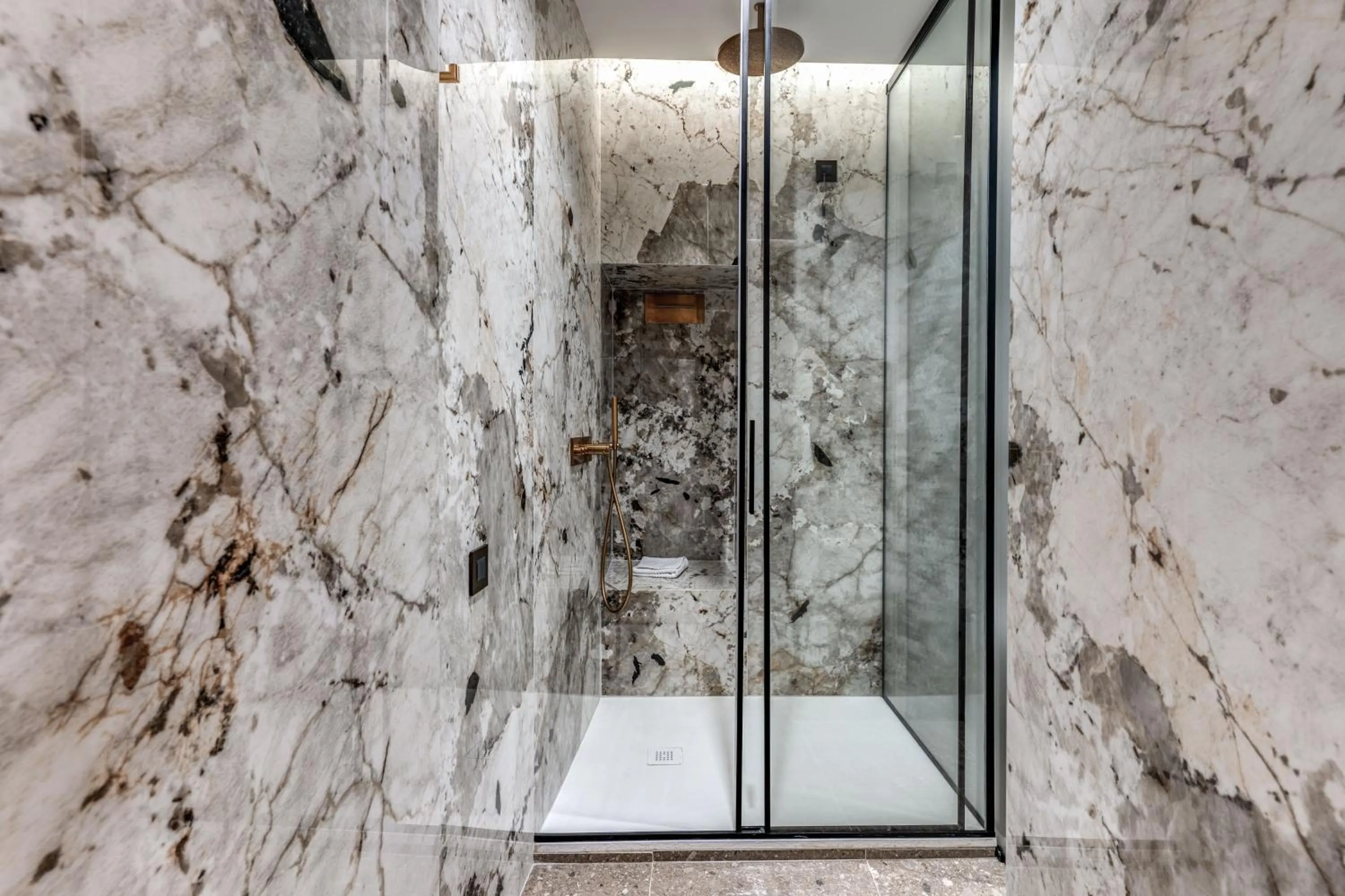 Shower in THE STEPS Hotel - by Eitch Collection