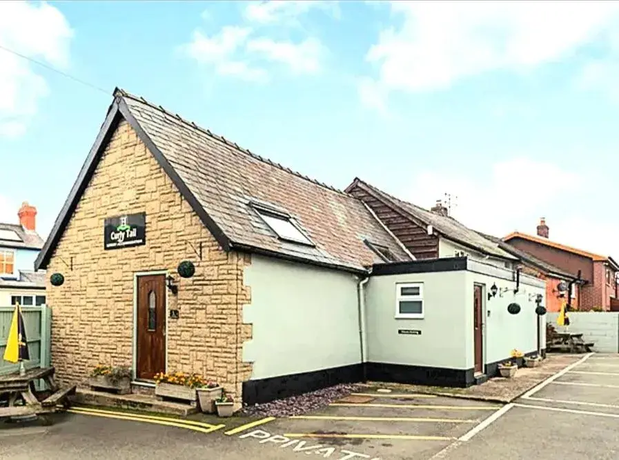 Curly Tail Accommodation Curly Tail Accommodation