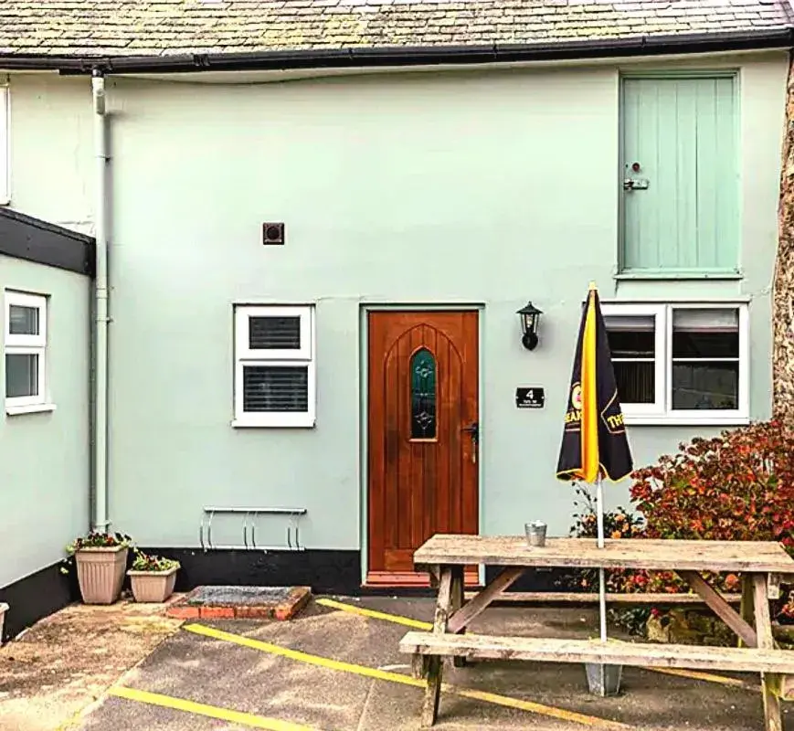 Double Room with Private Bathroom in Curly Tail Accommodation Double Room with Private Bathroom in Curly Tail Accommodation