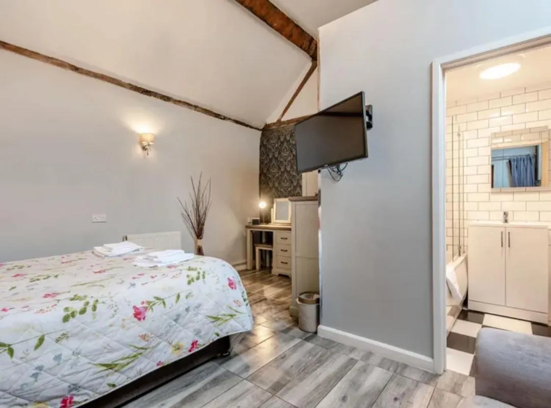 Bed in Curly Tail Accommodation