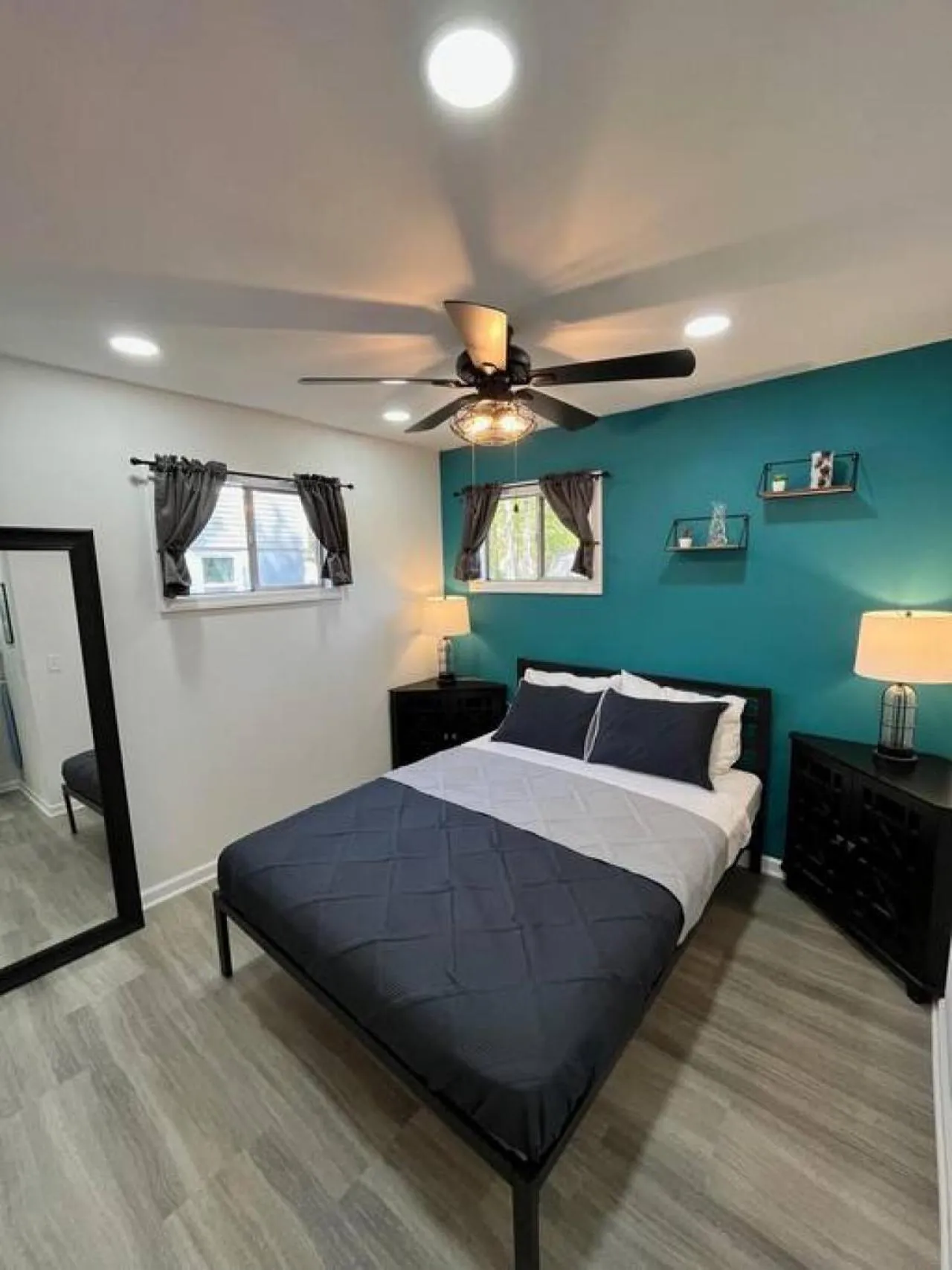 Bedroom, Bed in Wally's Cottage