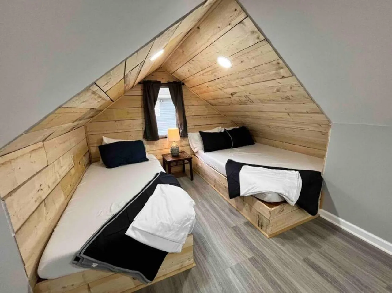 Bedroom, Bed in Wally's Cottage