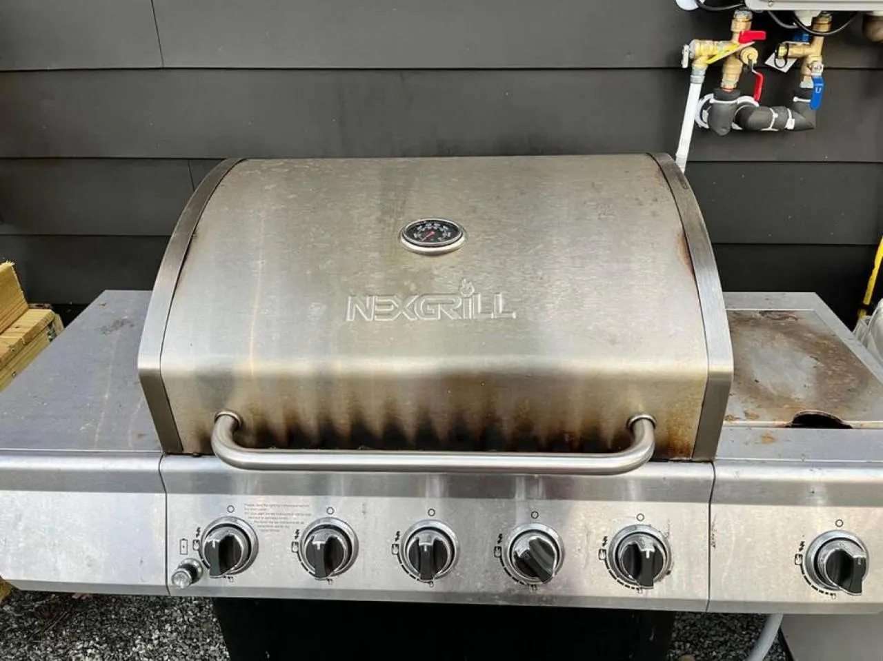 BBQ facilities in Wally's Cottage