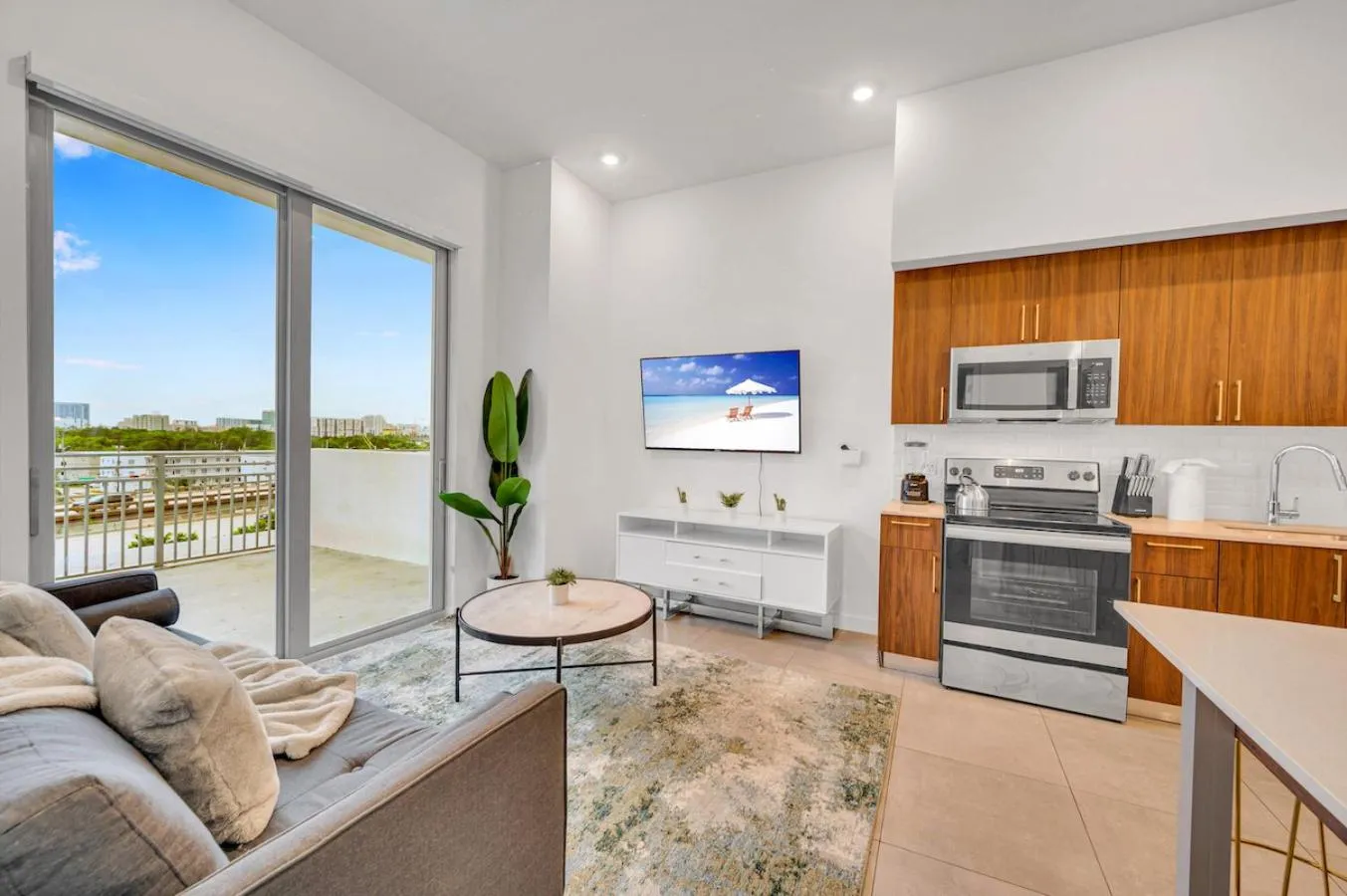 Modern Unit in Downtown Miami With Free Parking