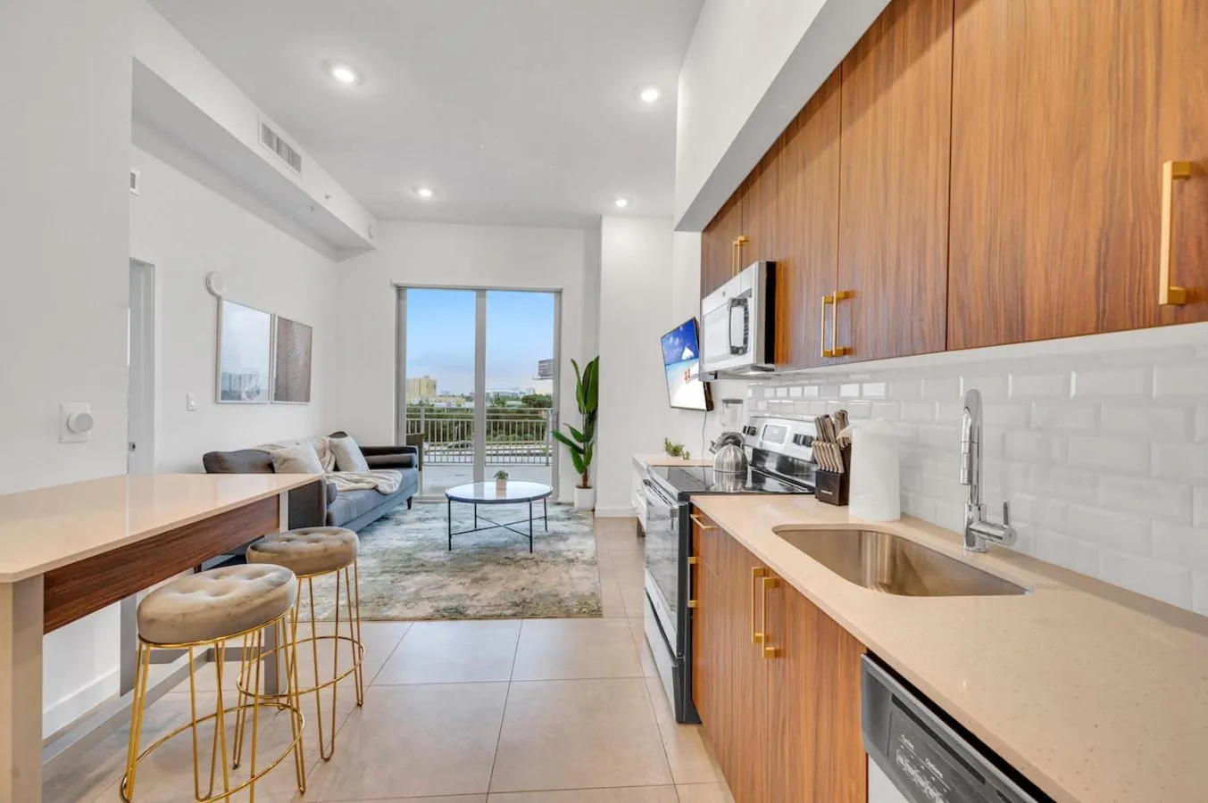 Modern Unit in Downtown Miami With Free Parking