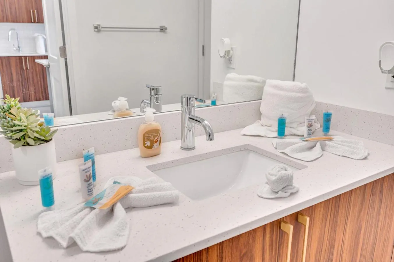 Modern Unit in Downtown Miami With Free Parking