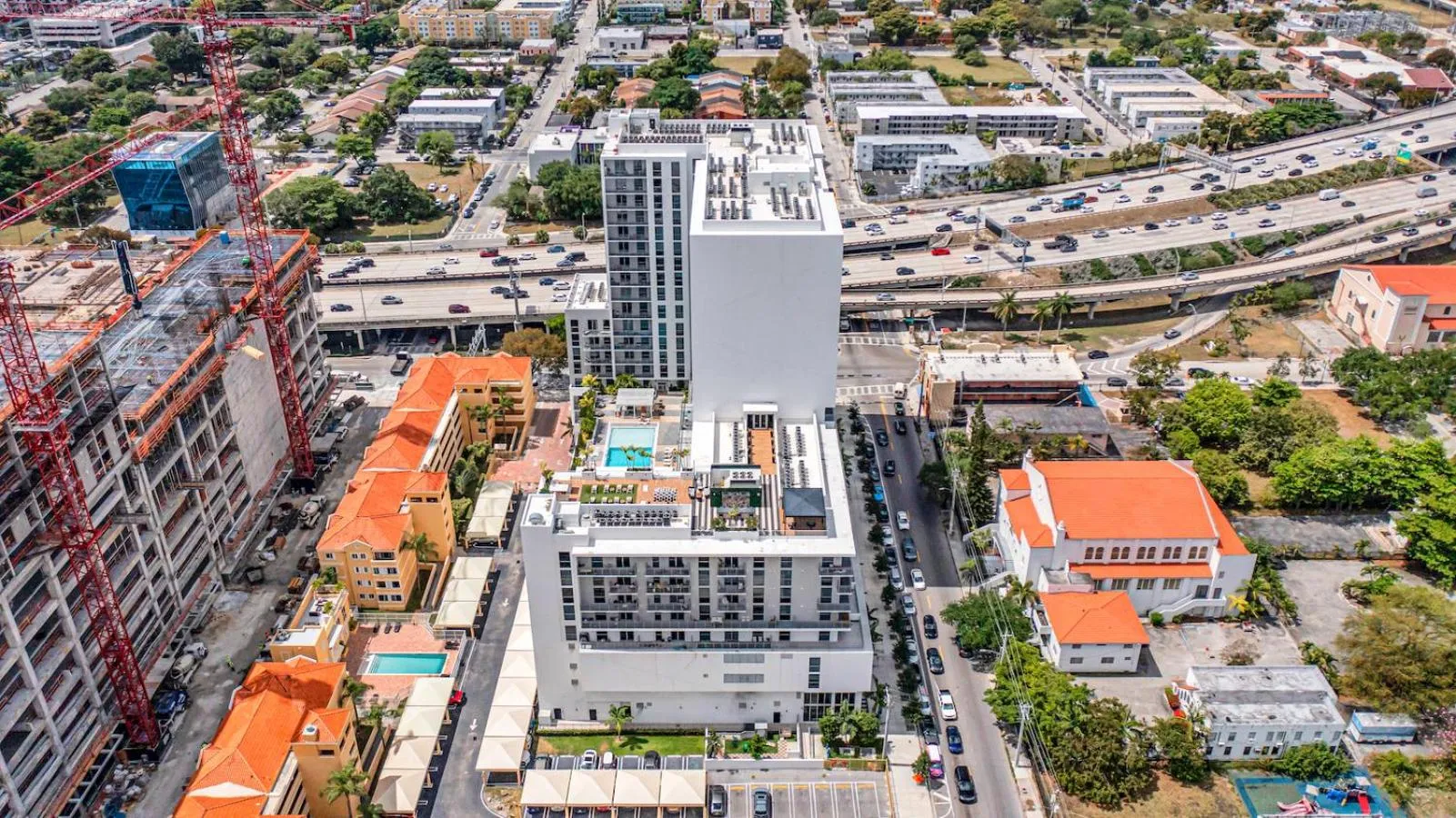 Modern Unit in Downtown Miami With Free Parking