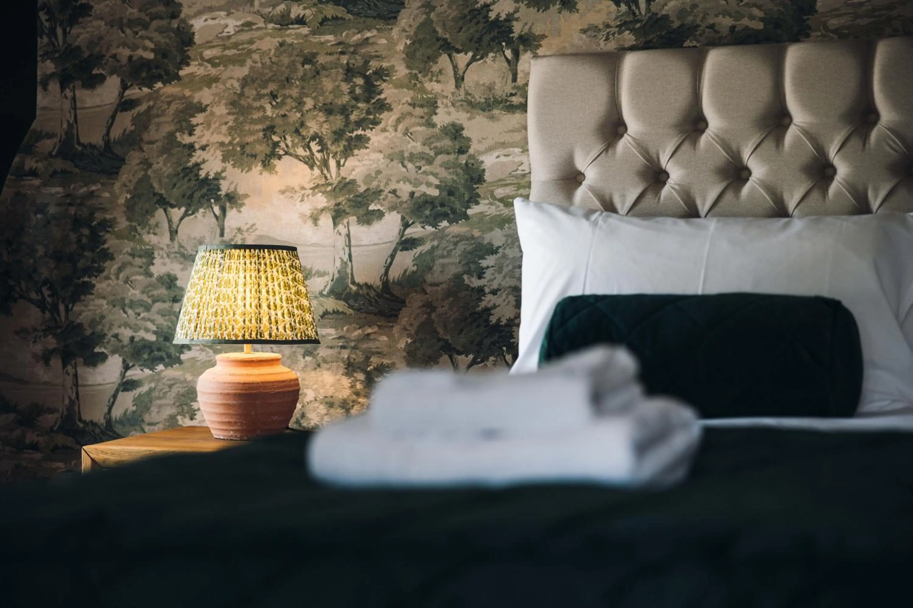 Bedroom, Bed in Gaskell Arms