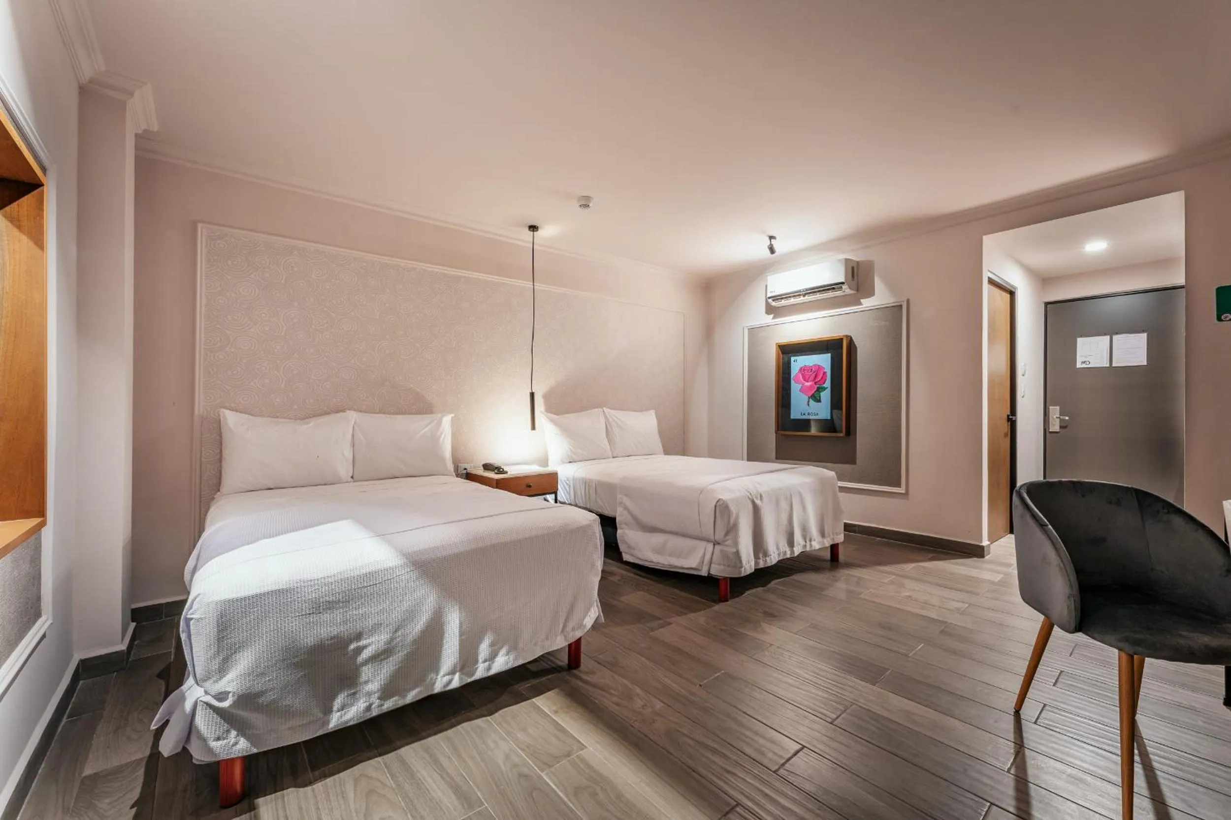 Photo of the whole room, Bed in Hotel MID Project