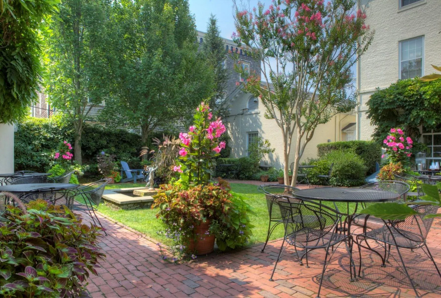 Patio in Francis Malbone House