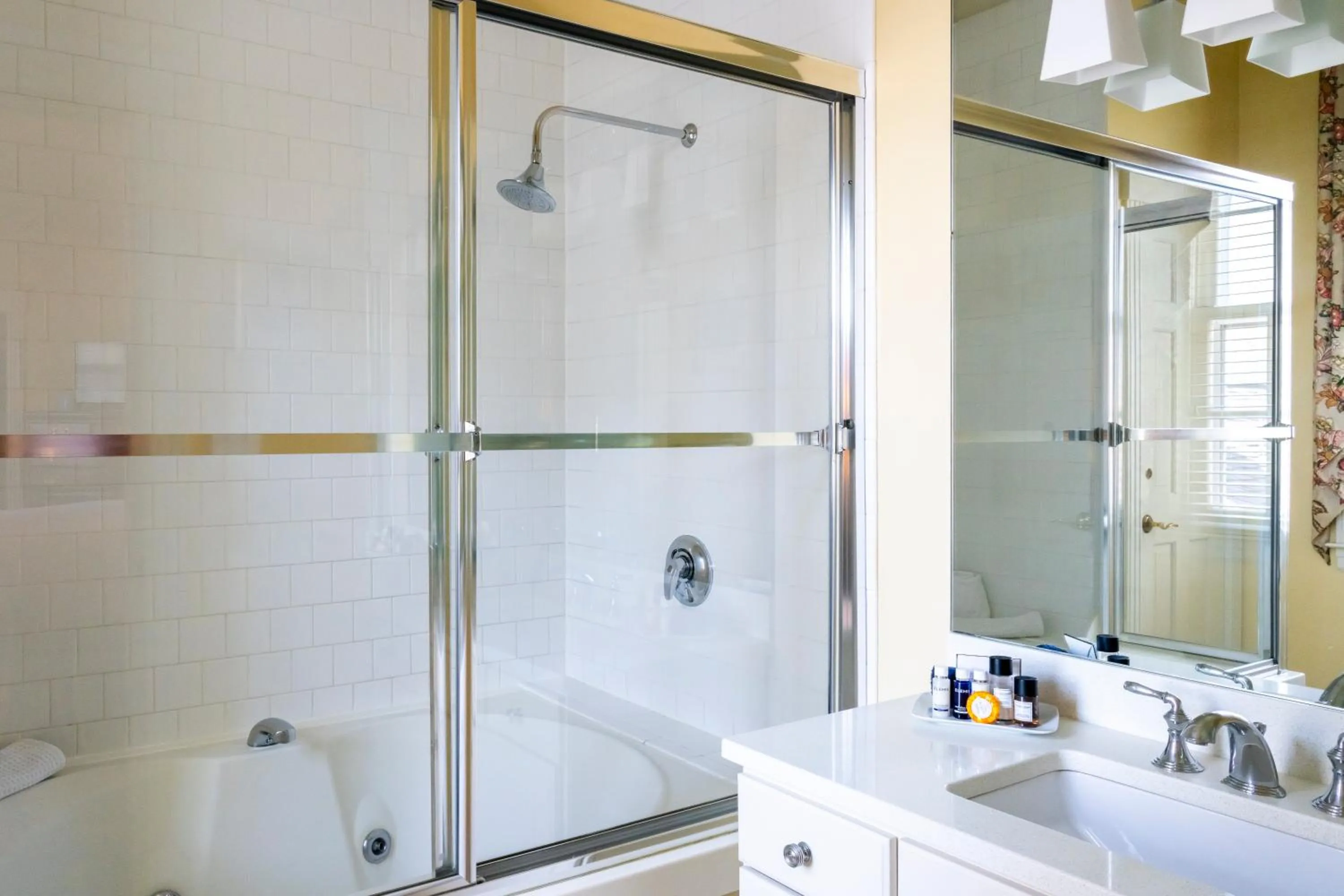 Shower in Francis Malbone House