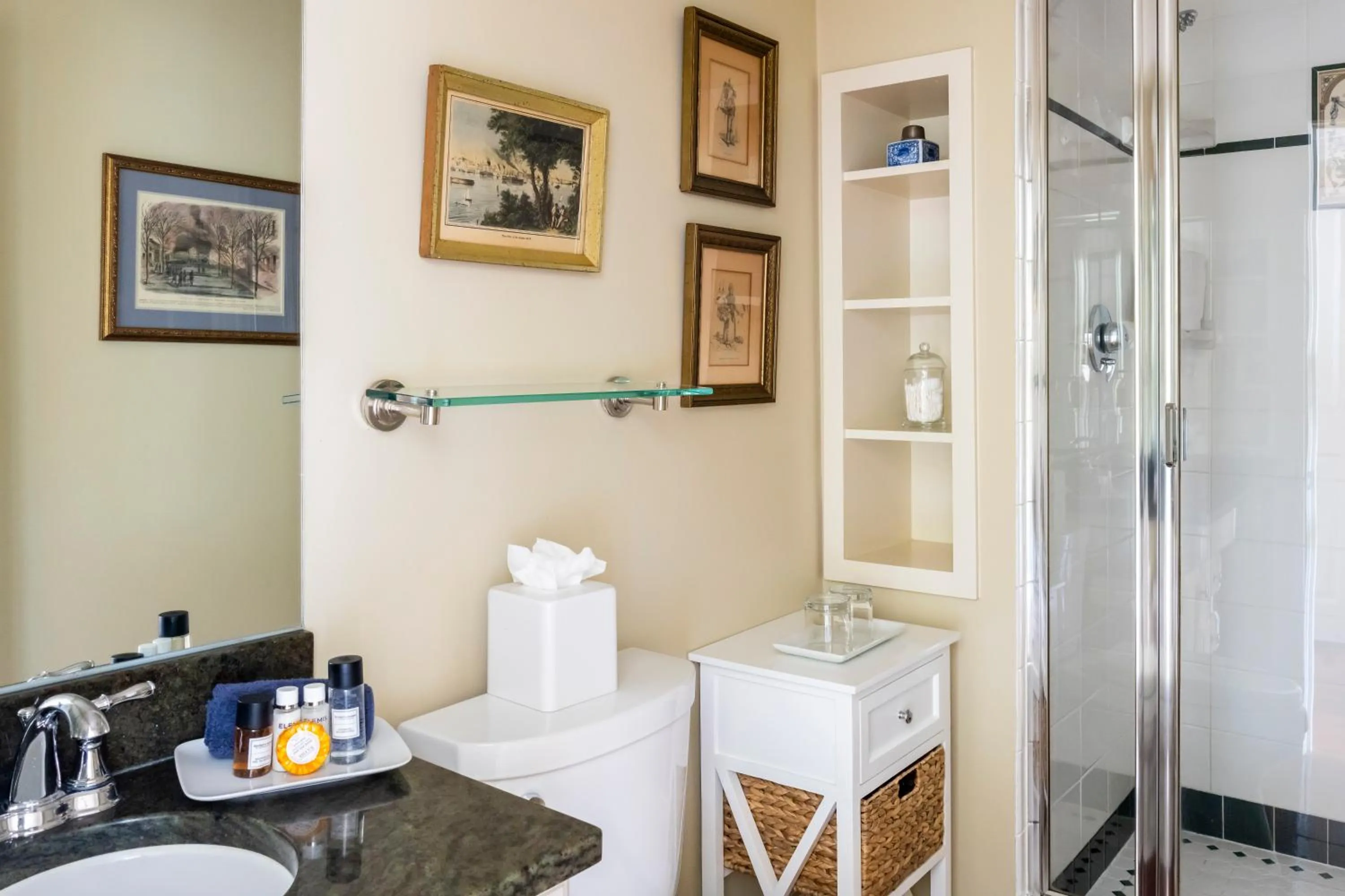 Shower in Francis Malbone House
