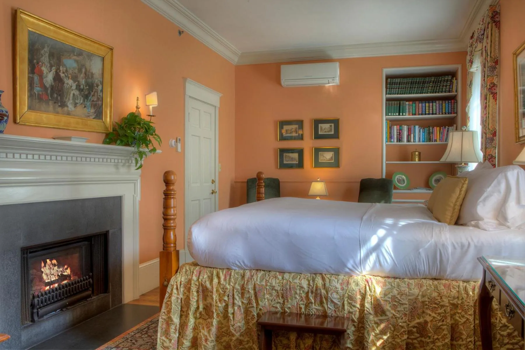 Bedroom, Bed in Francis Malbone House