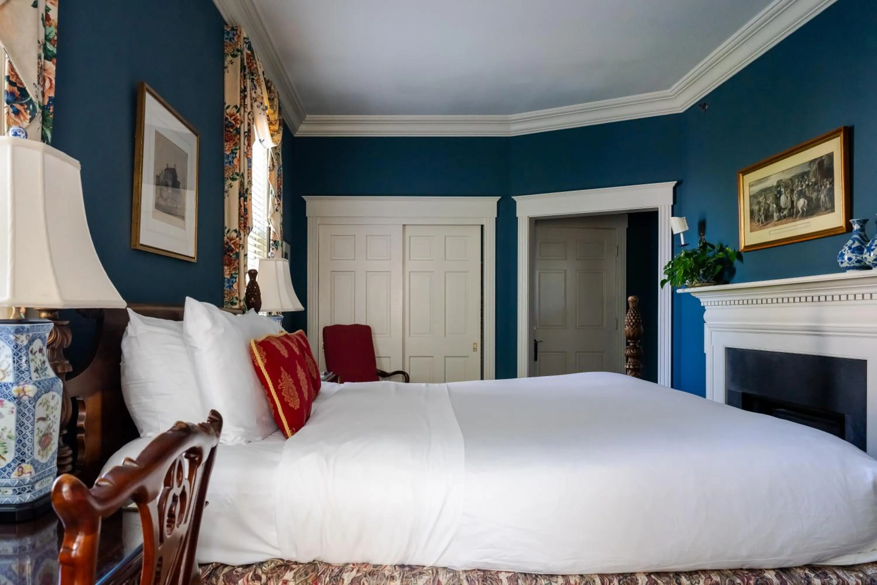 Bedroom, Bed in Francis Malbone House