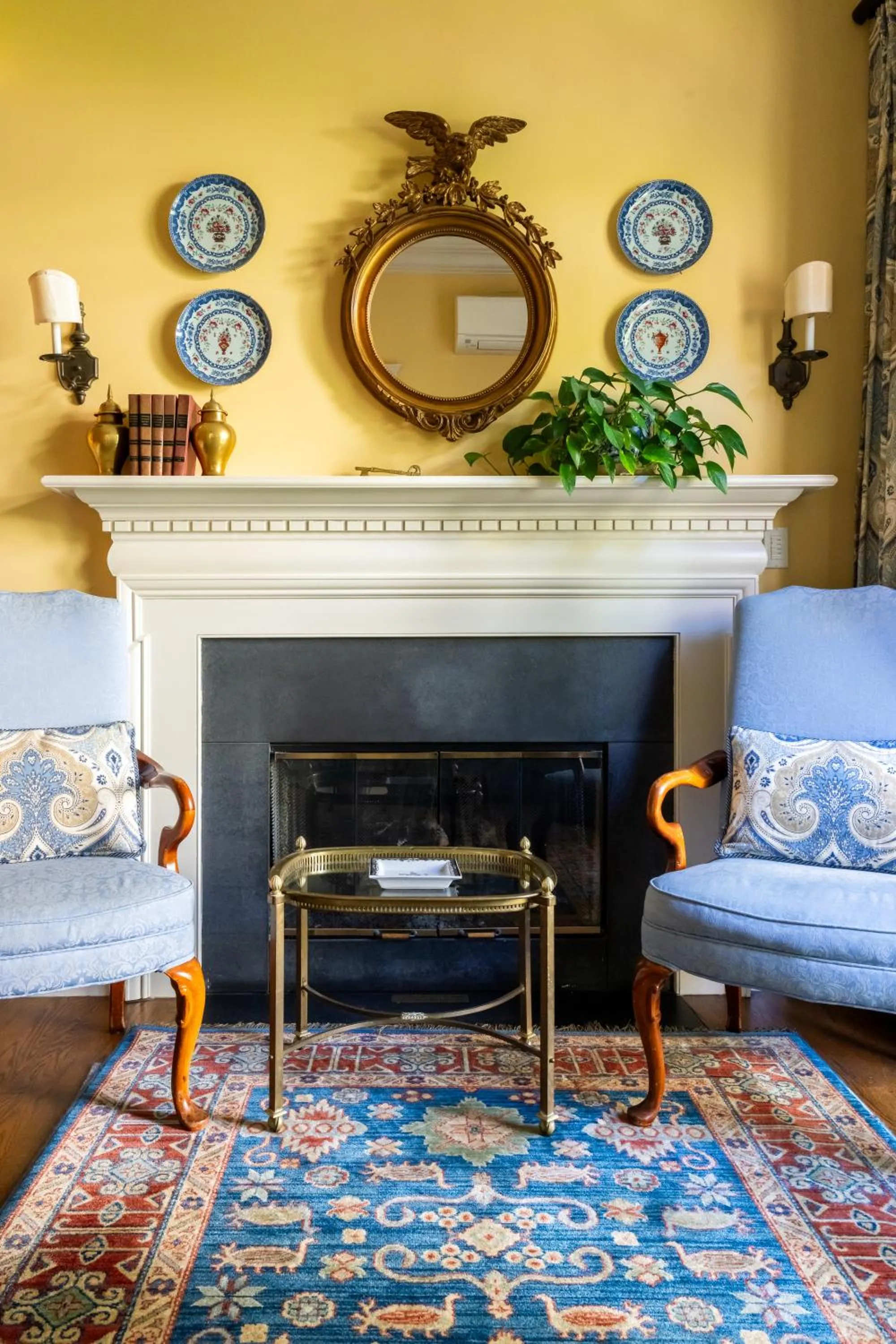 Seating area in Francis Malbone House