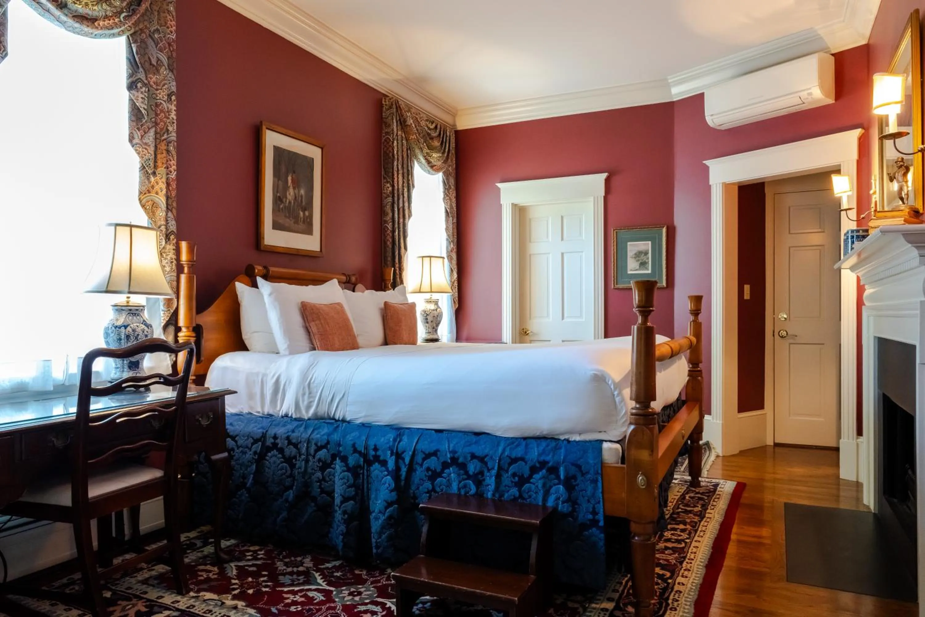 Bedroom, Bed in Francis Malbone House