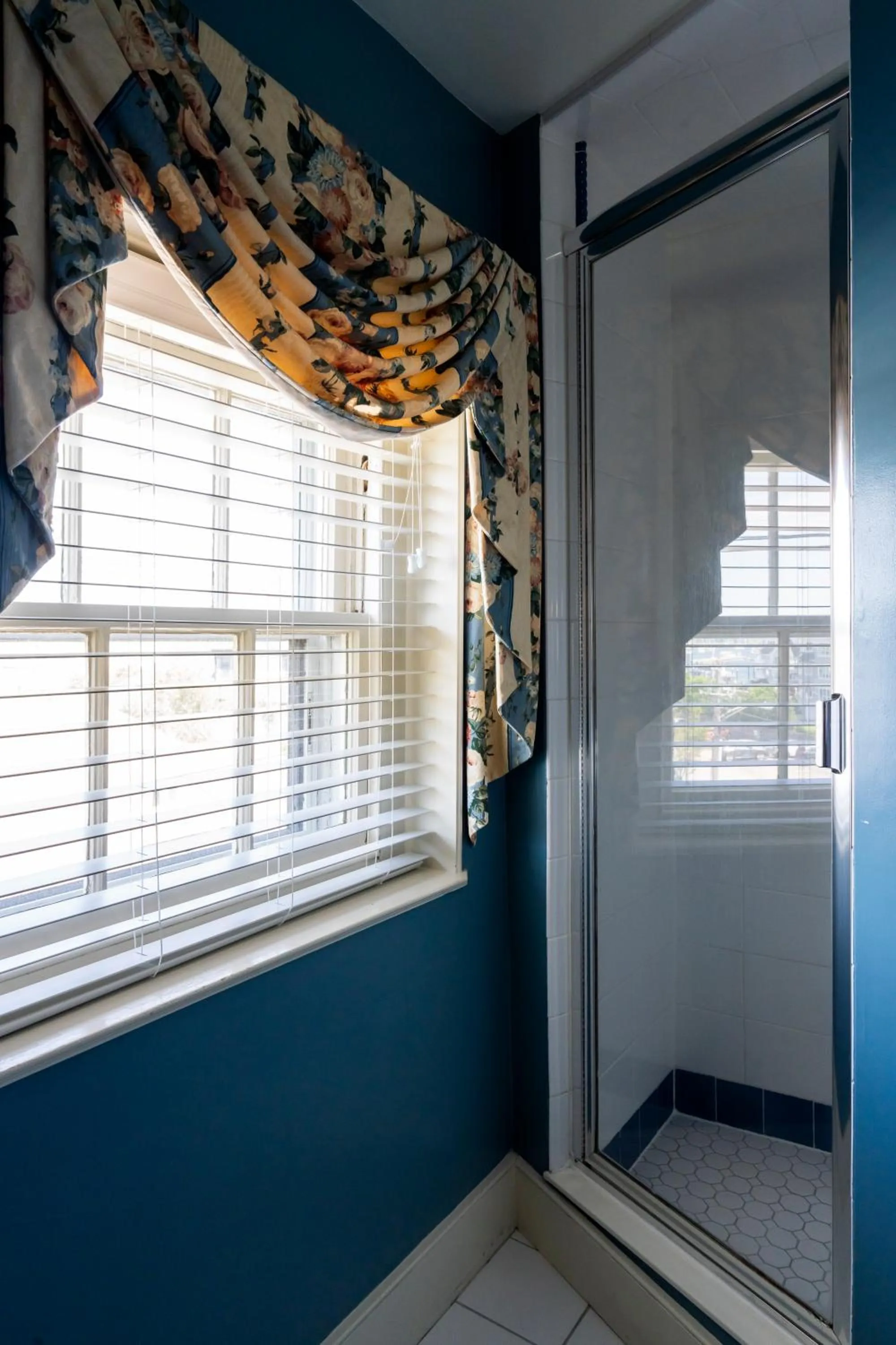 Shower in Francis Malbone House