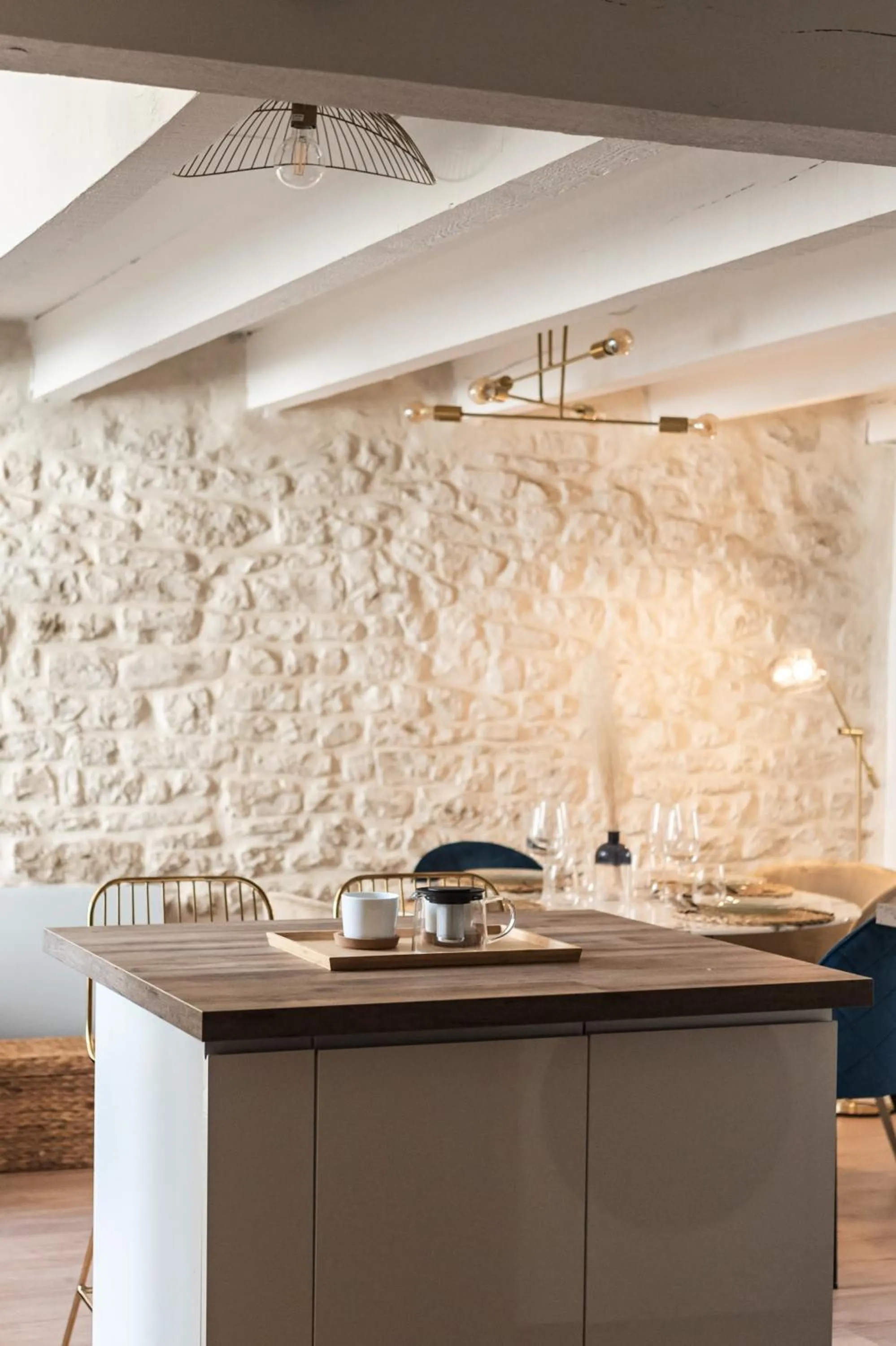 Duplex à 2 min des arènes et de la maison carrée