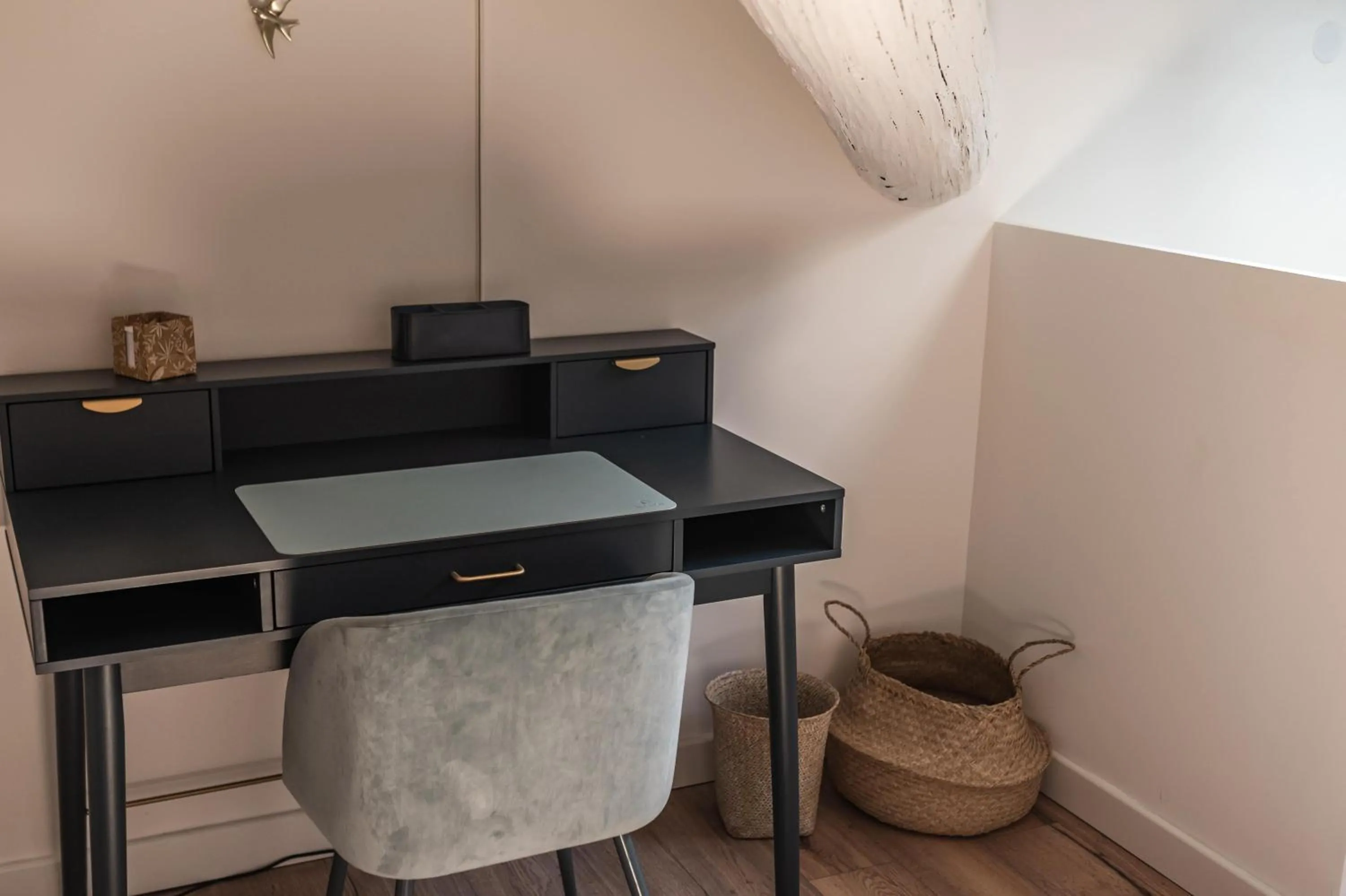 Seating area in Duplex à 2 min des arènes et de la maison carrée