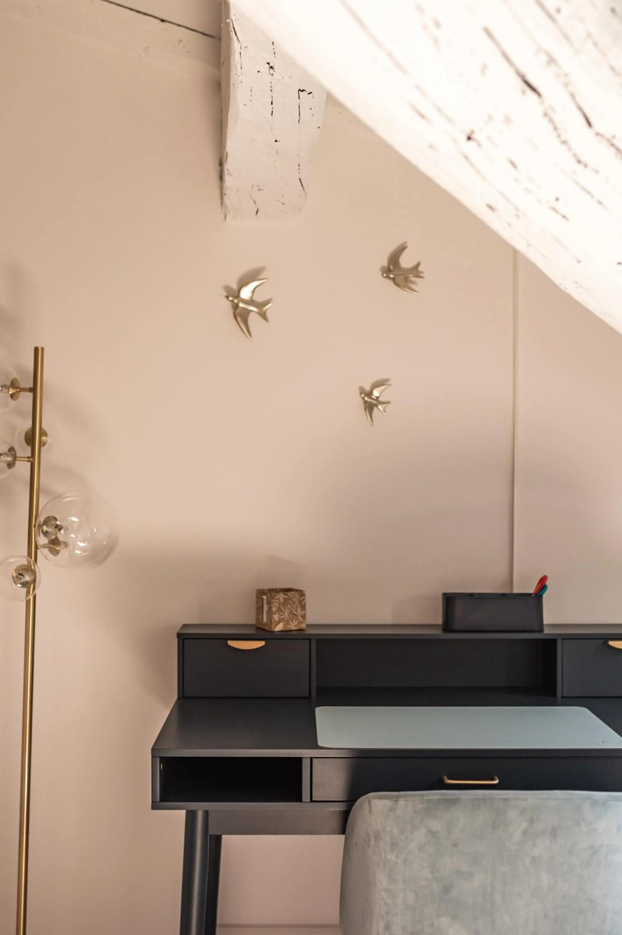 Seating area in Duplex à 2 min des arènes et de la maison carrée